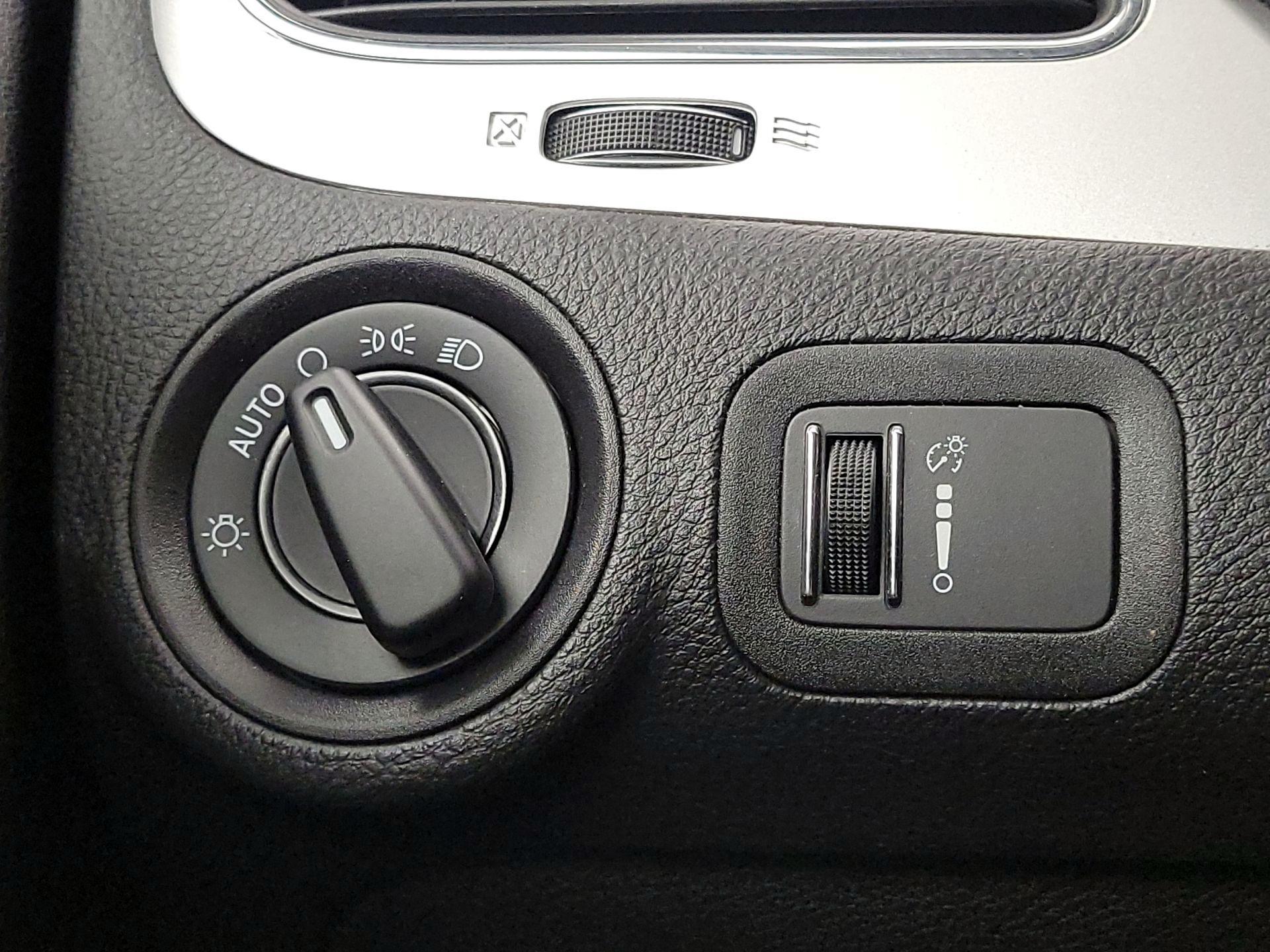 Thumbnail: 2018 Dodge Journey - 13