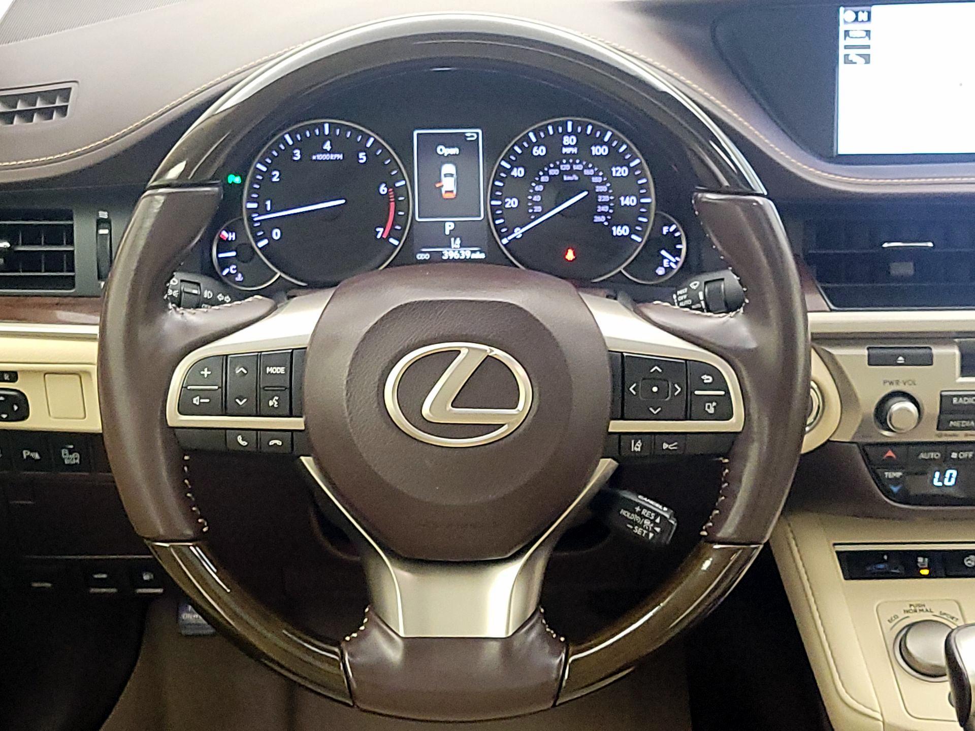 Thumbnail: 2017 Lexus ES - 10