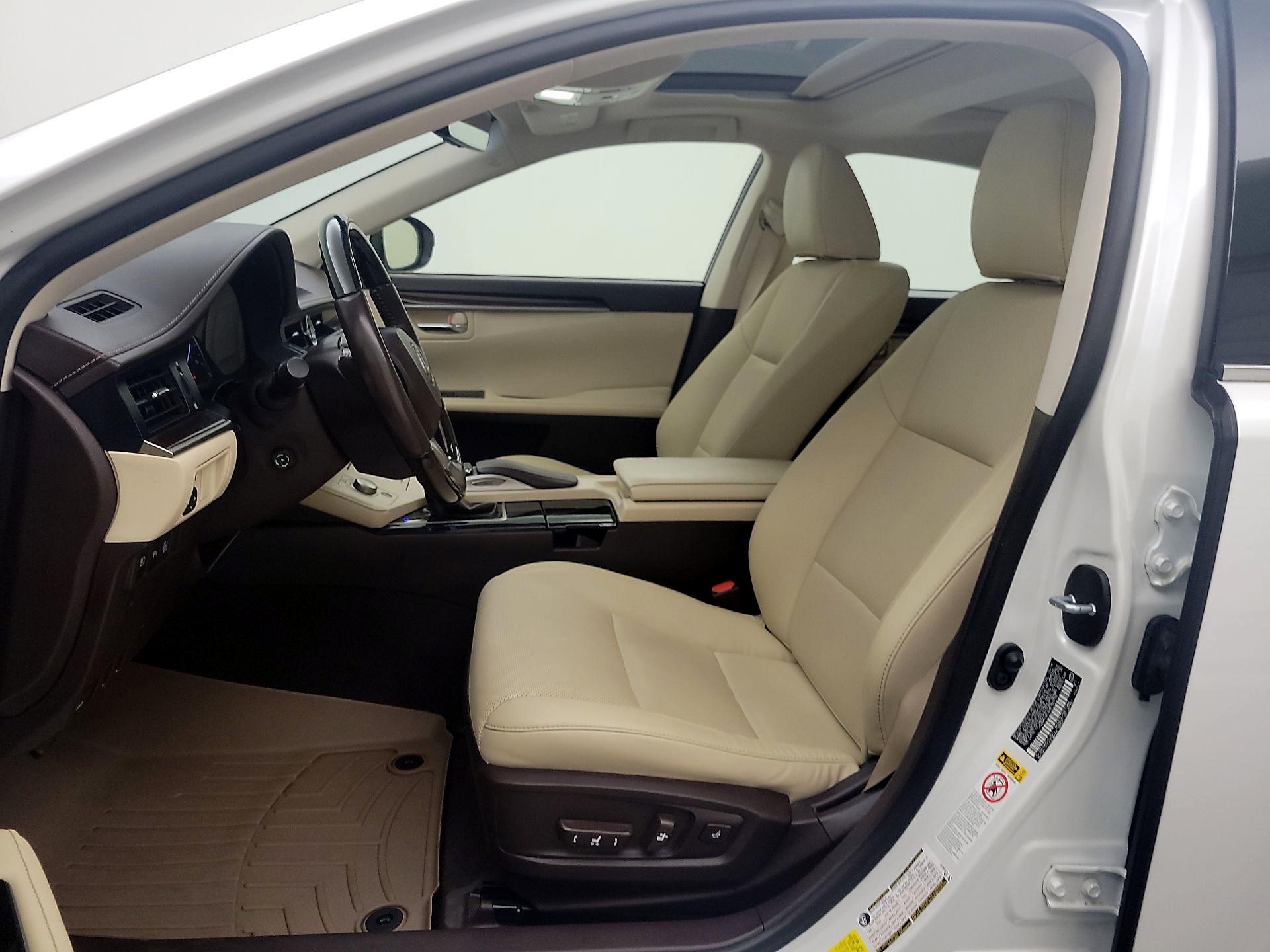 Thumbnail: 2017 Lexus ES - 11