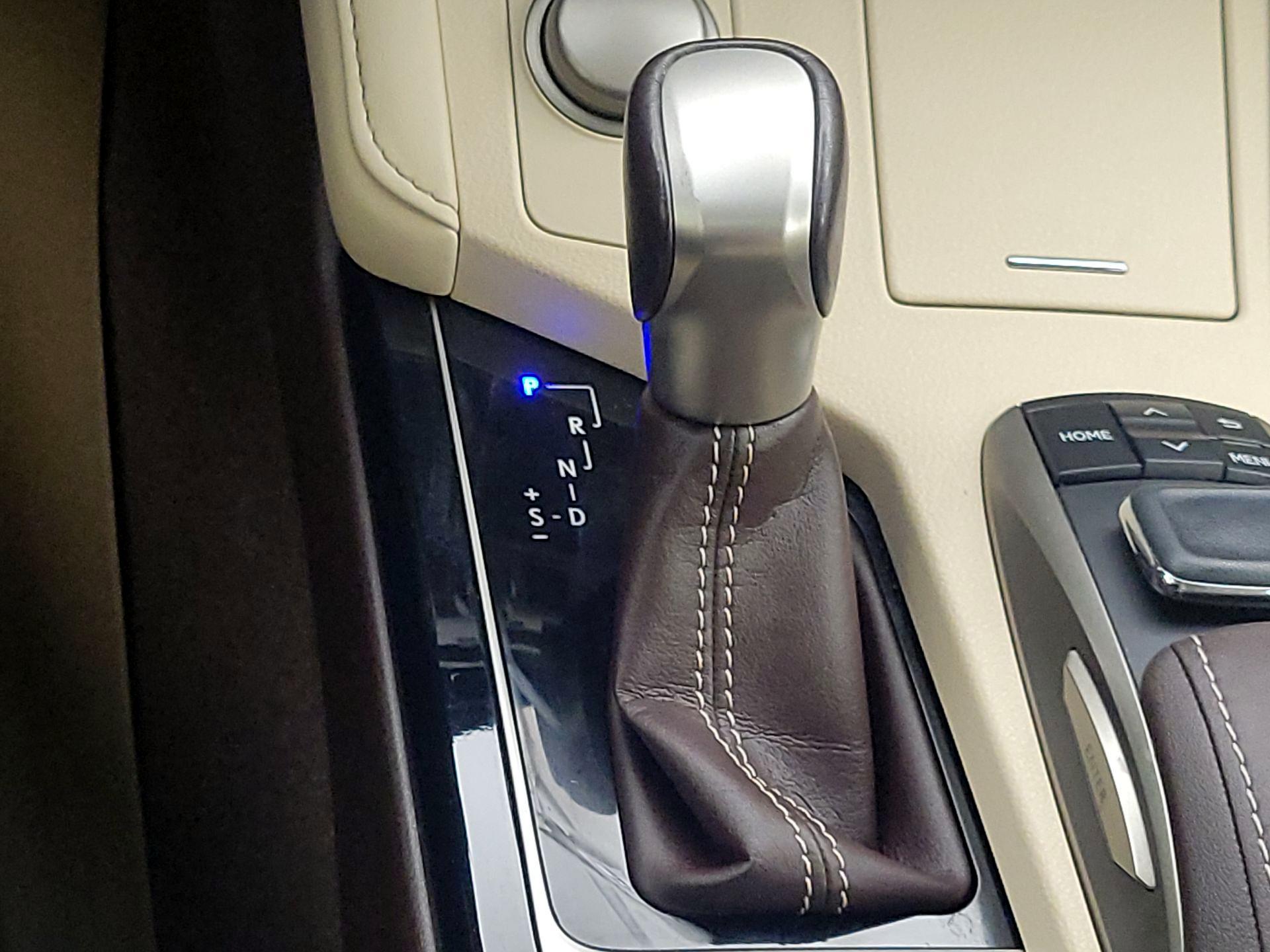 Thumbnail: 2017 Lexus ES - 18