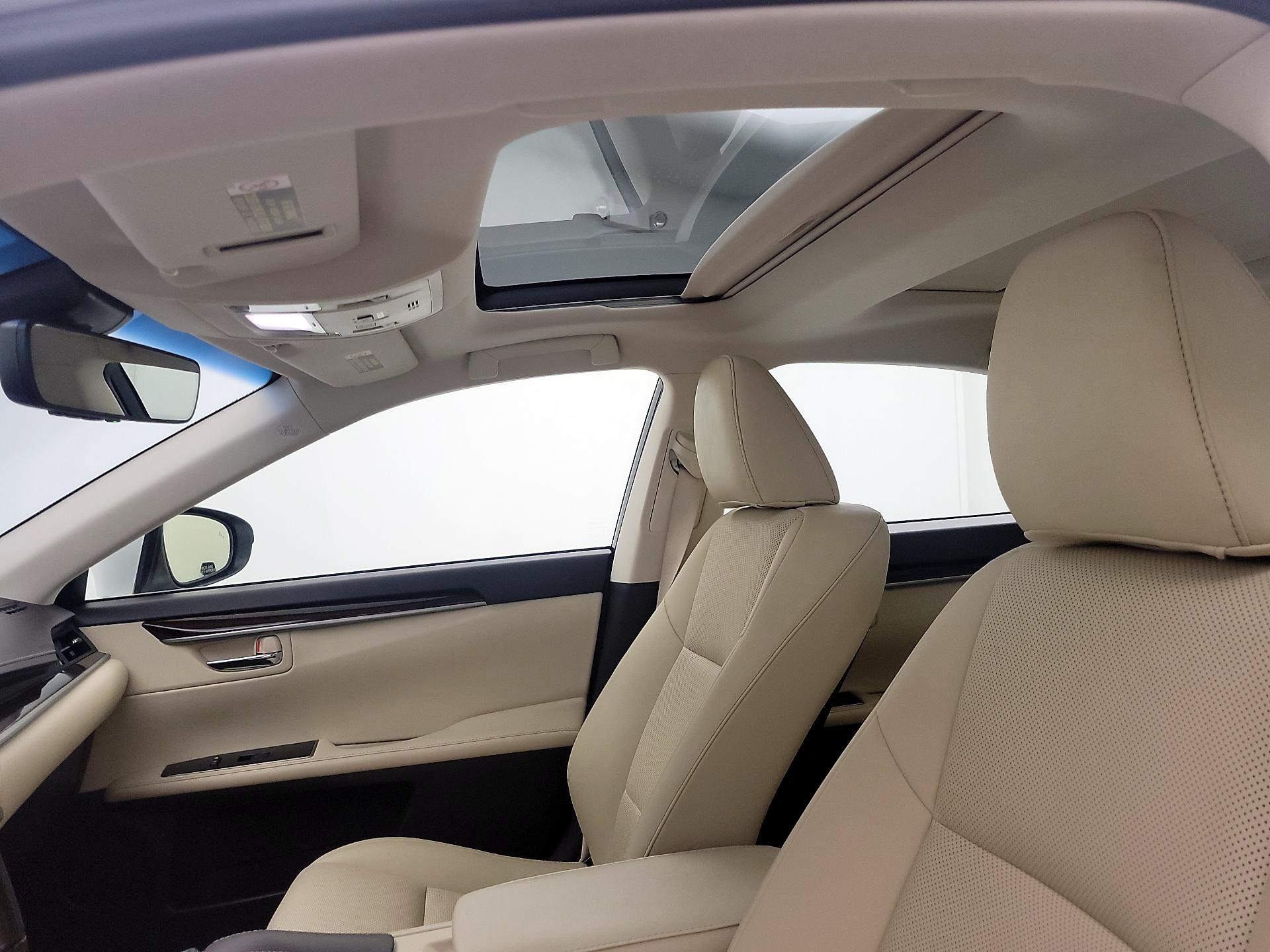 Thumbnail: 2017 Lexus ES - 20