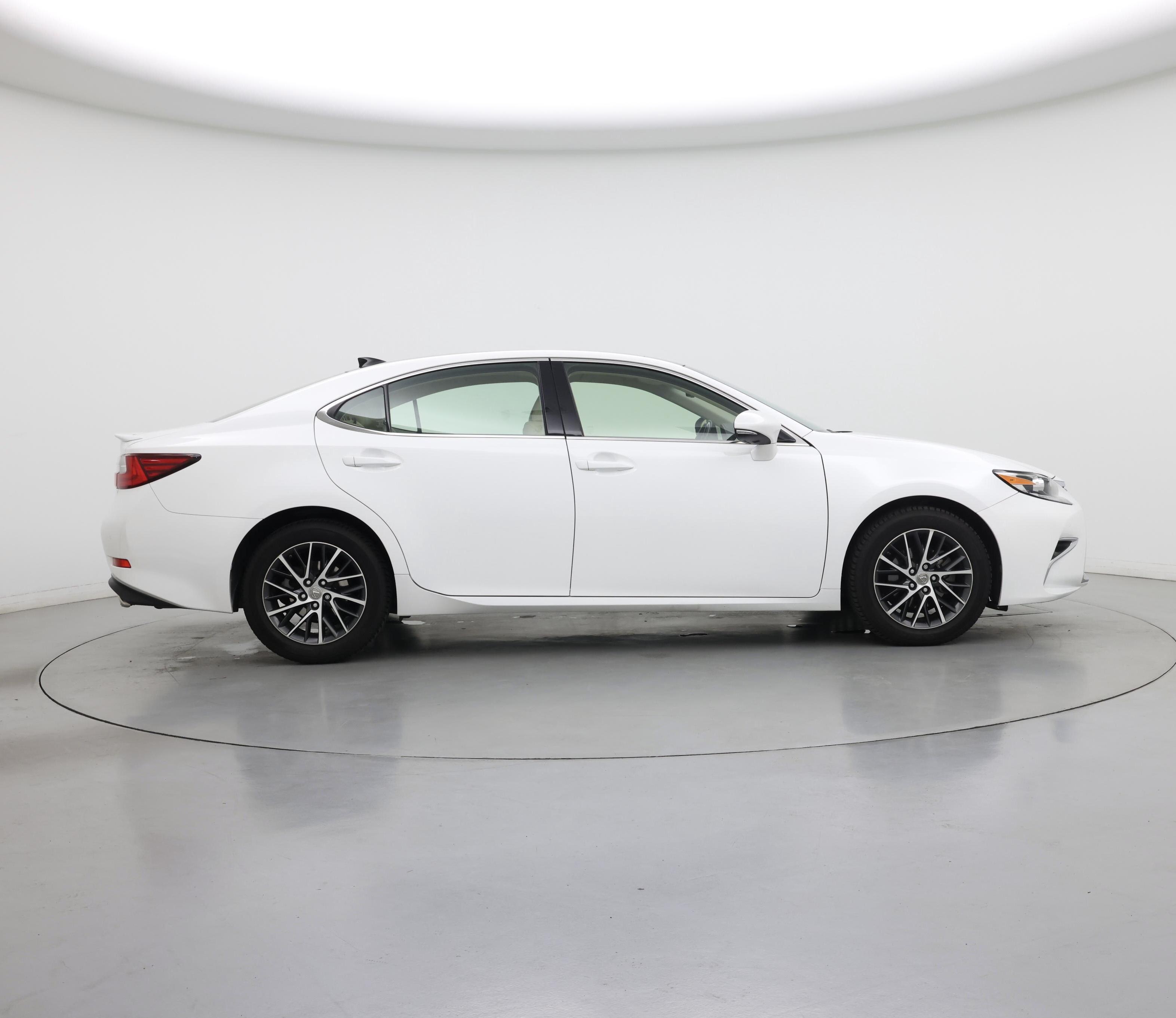 Thumbnail: 2017 Lexus ES - 7