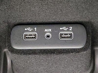 USB/AUX Ports
