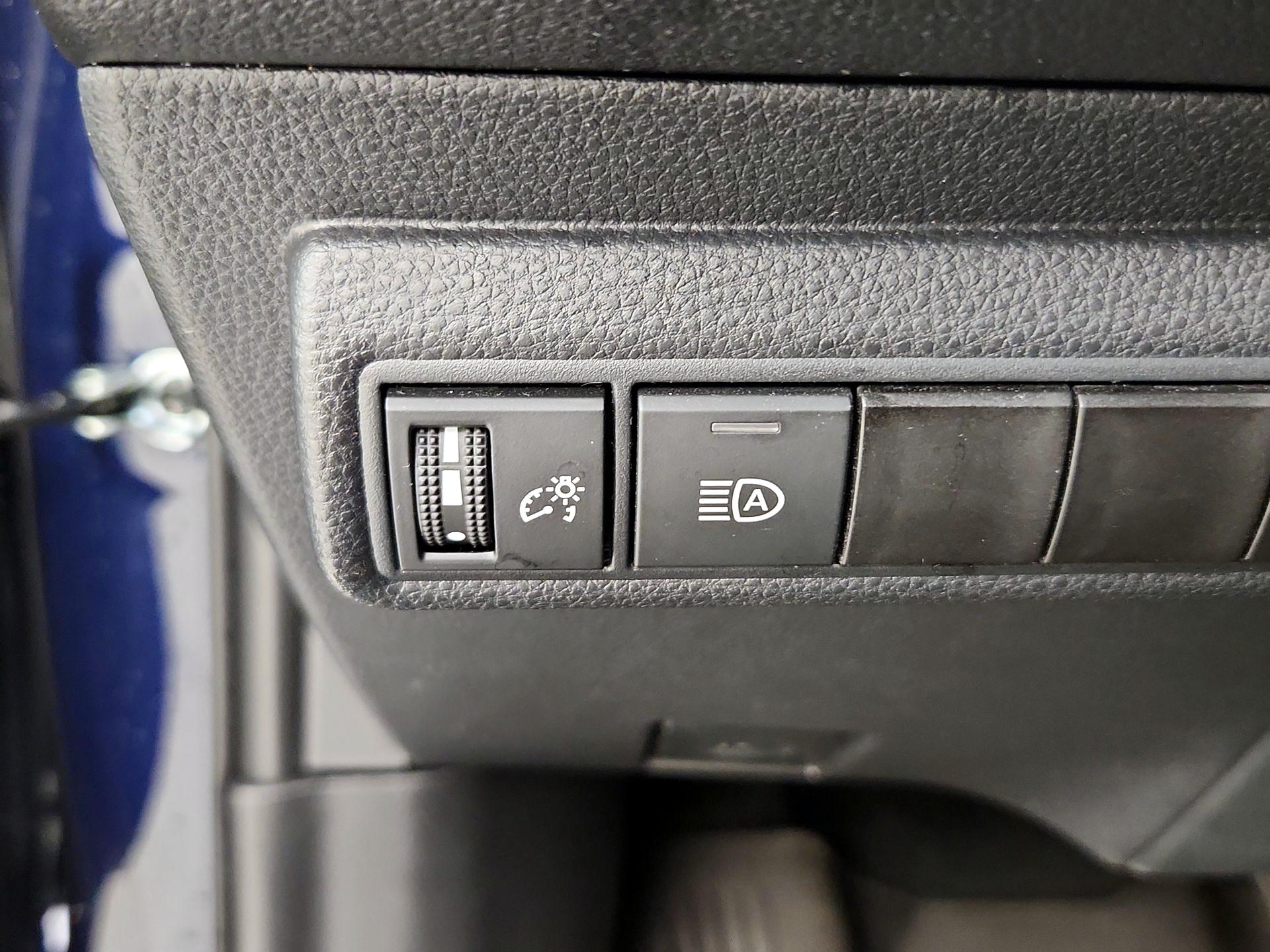 Thumbnail: 2025 Toyota Corolla - 13