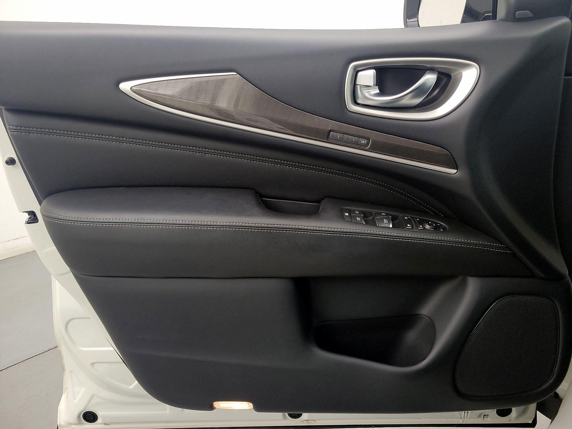 Thumbnail: 2019 INFINITI QX60 - 12