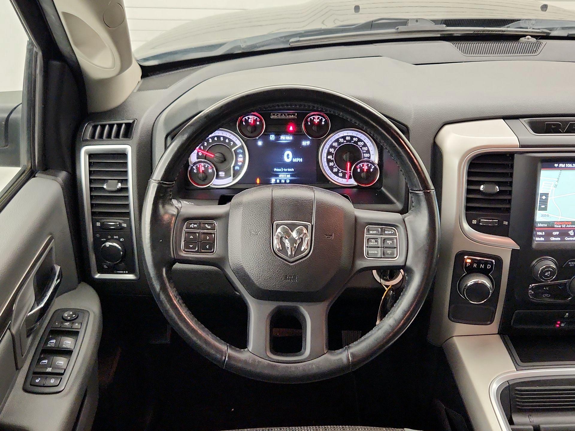 Thumbnail: 2020 RAM 1500 Classic - 10