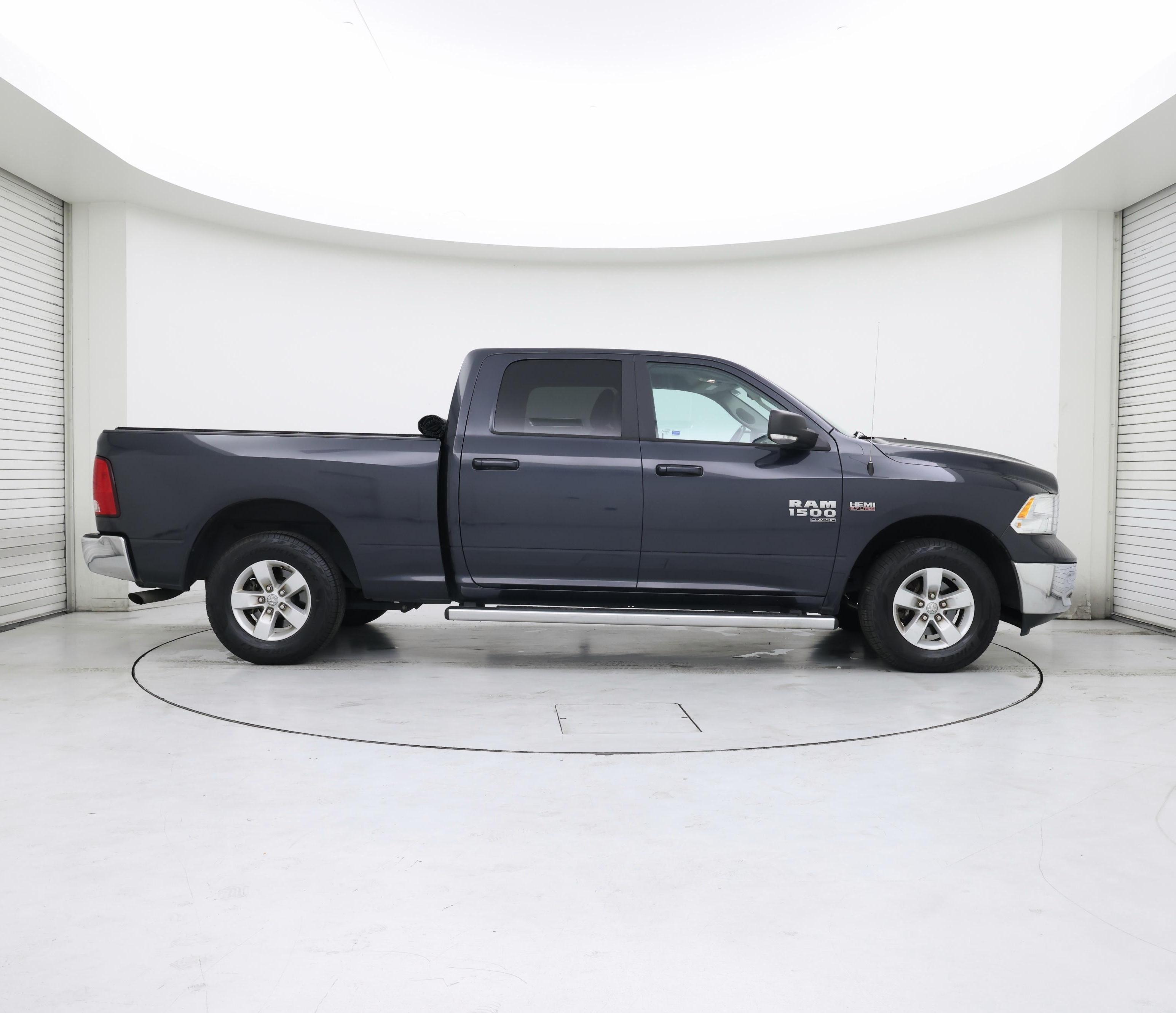 Thumbnail: 2020 RAM 1500 Classic - 7