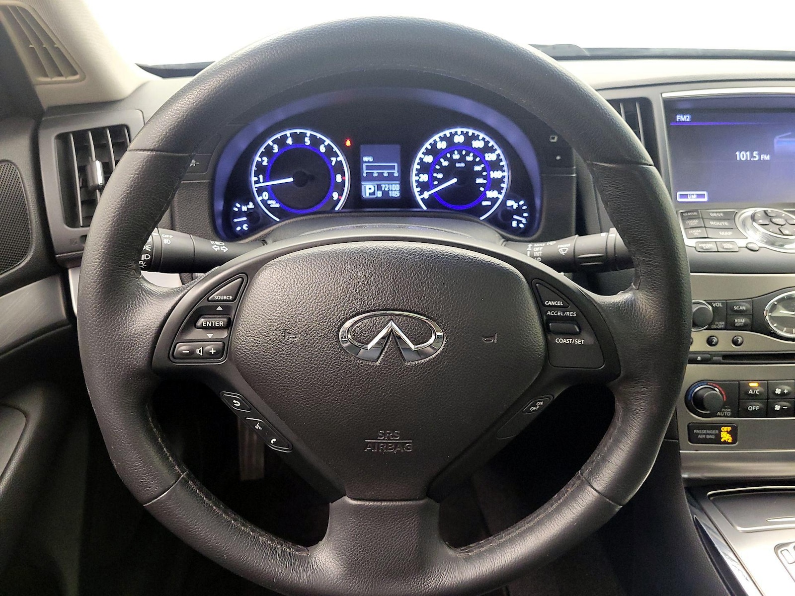 2015 INFINITI Q40 Base - Photo 11