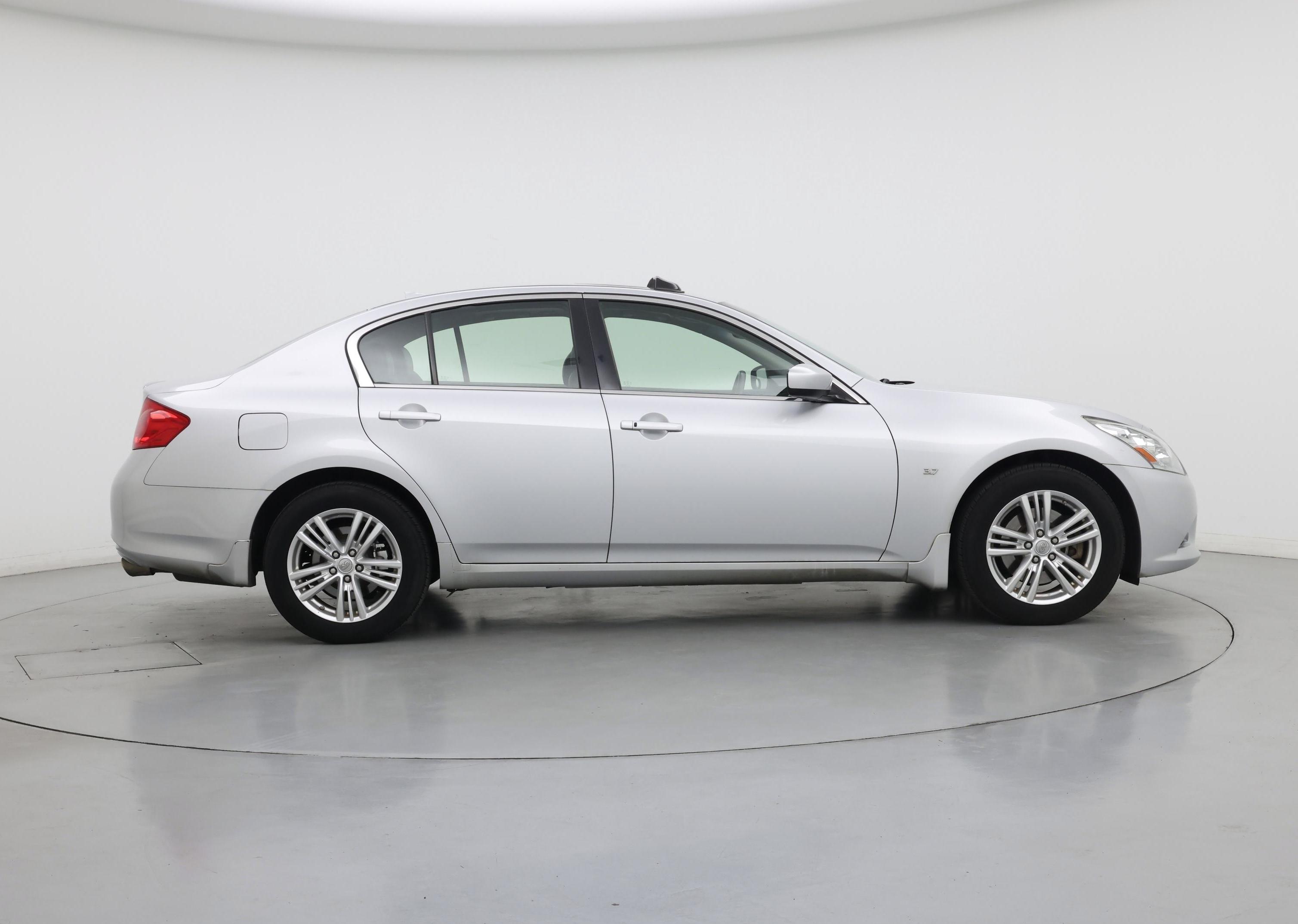 Thumbnail: 2015 INFINITI  - 7