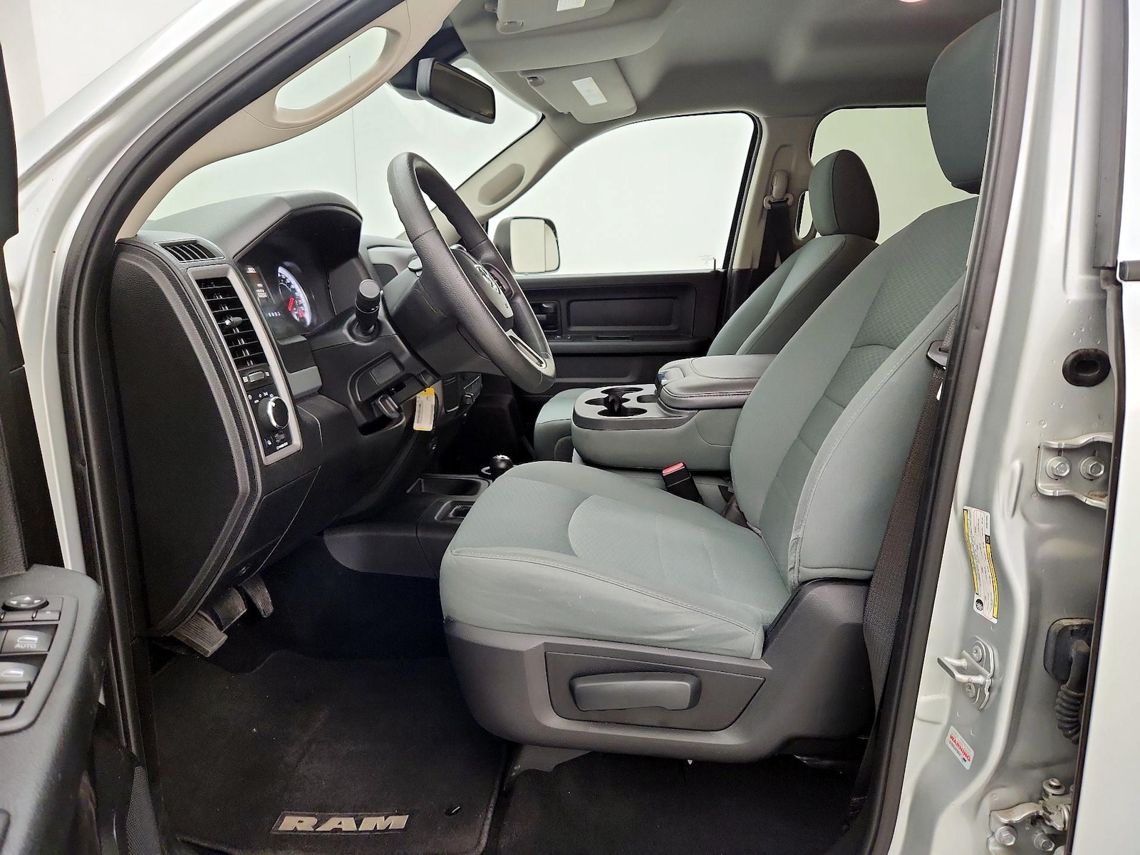 2018 RAM Ram 3500 Pickup Tradesman - Photo 12