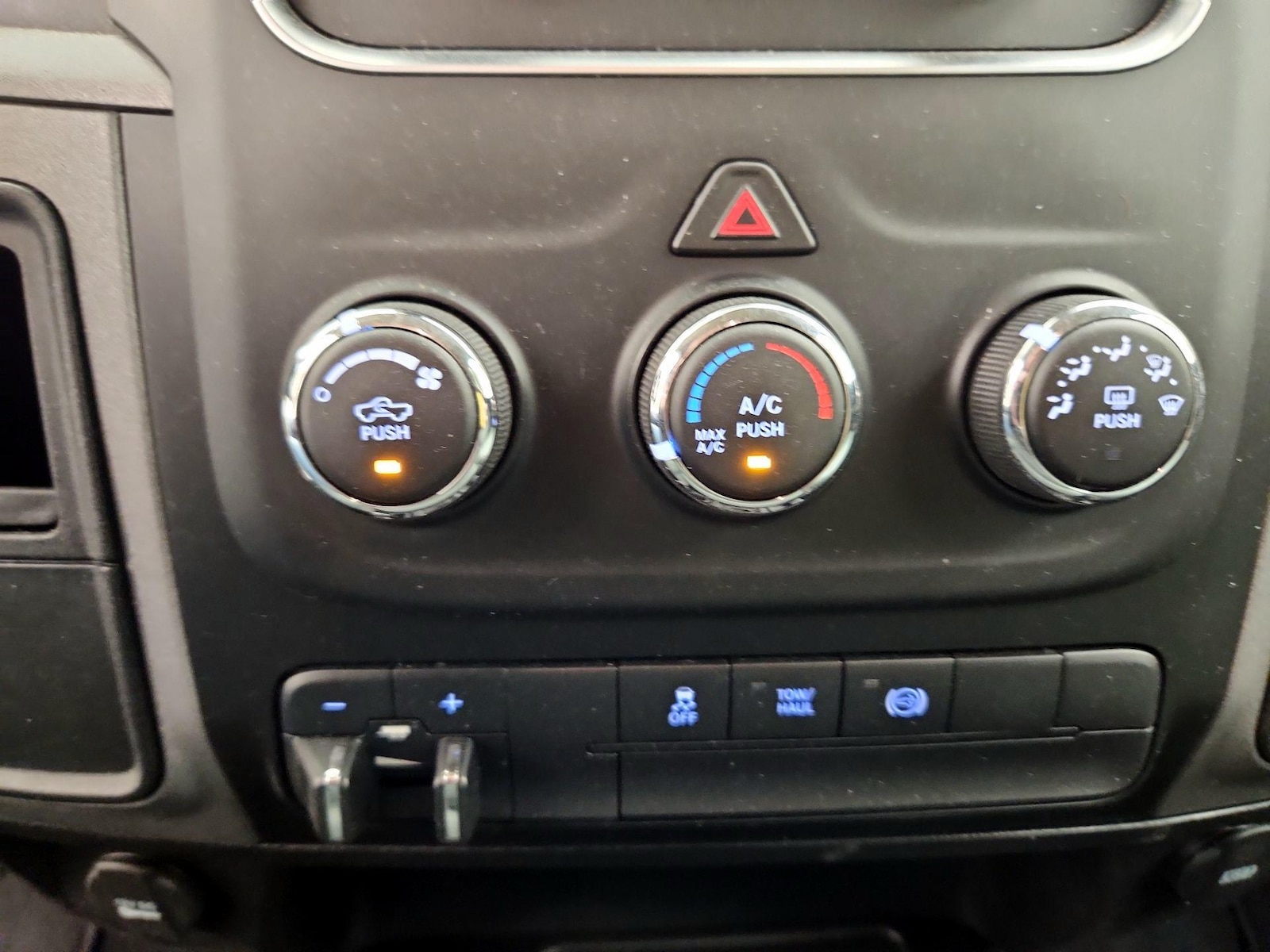 2018 RAM Ram 3500 Pickup Tradesman - Photo 17