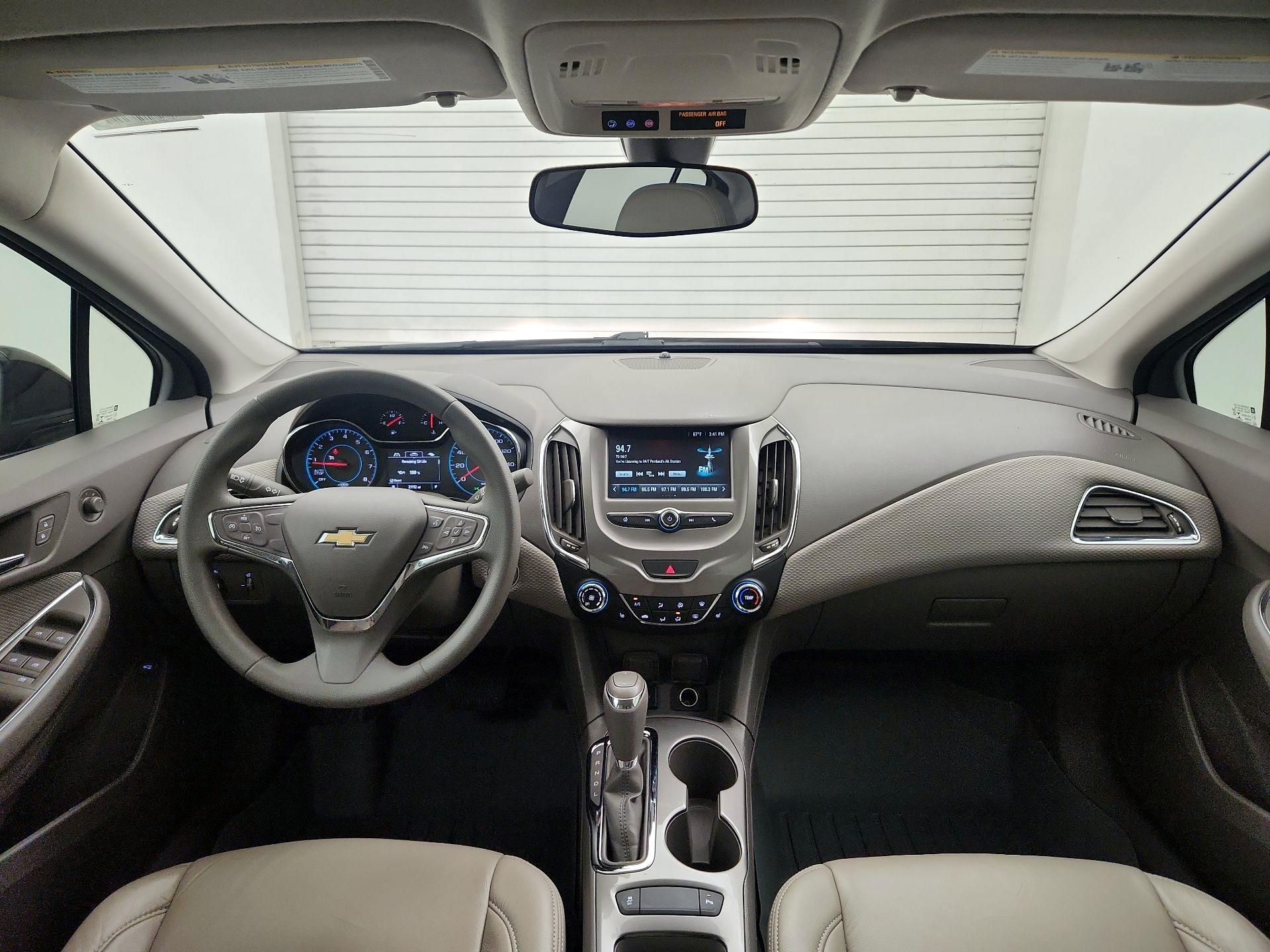 Thumbnail: 2017 Chevrolet Cruze - 9