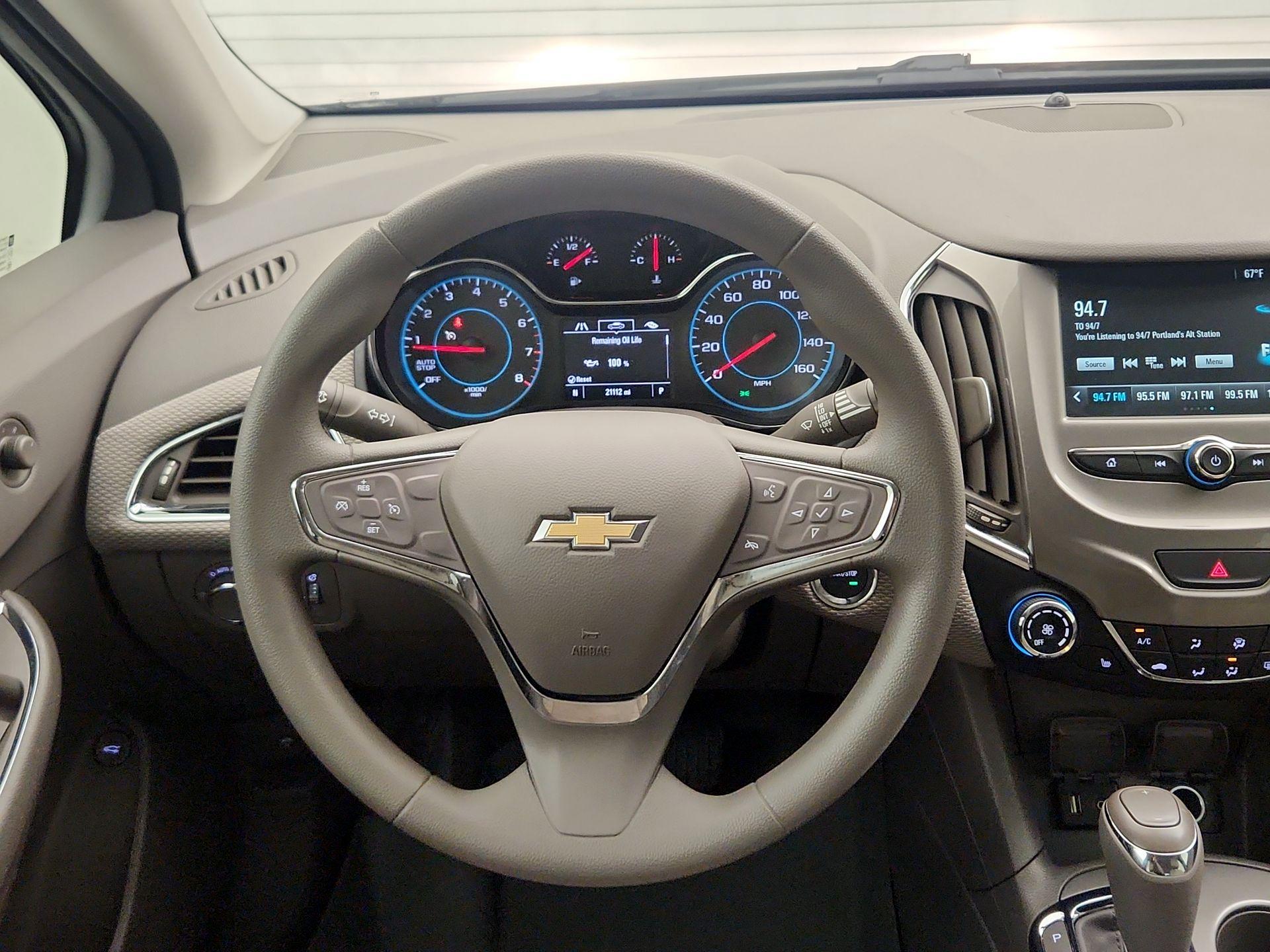 Thumbnail: 2017 Chevrolet Cruze - 10