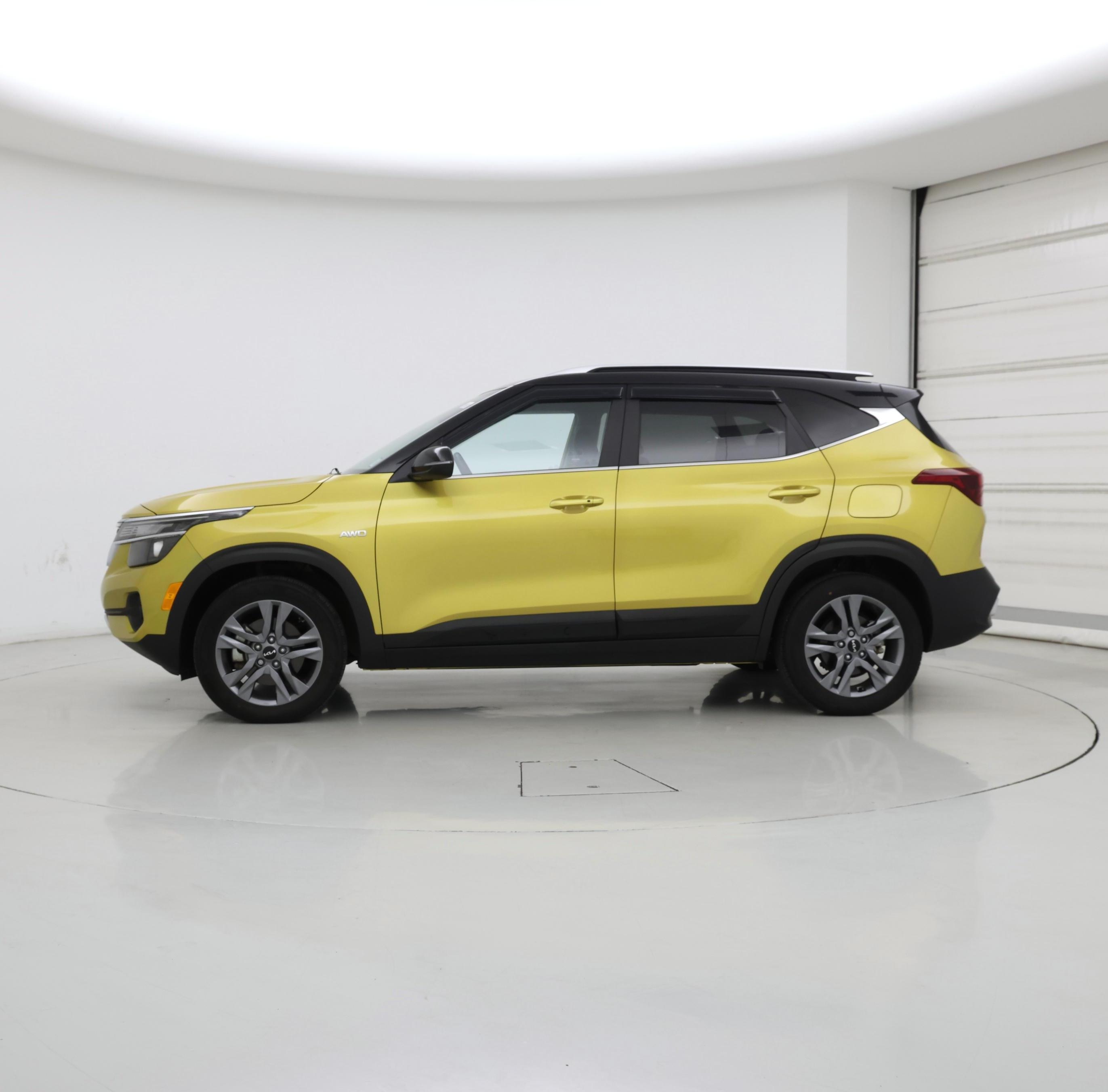 Thumbnail: 2022 Kia Seltos - 3