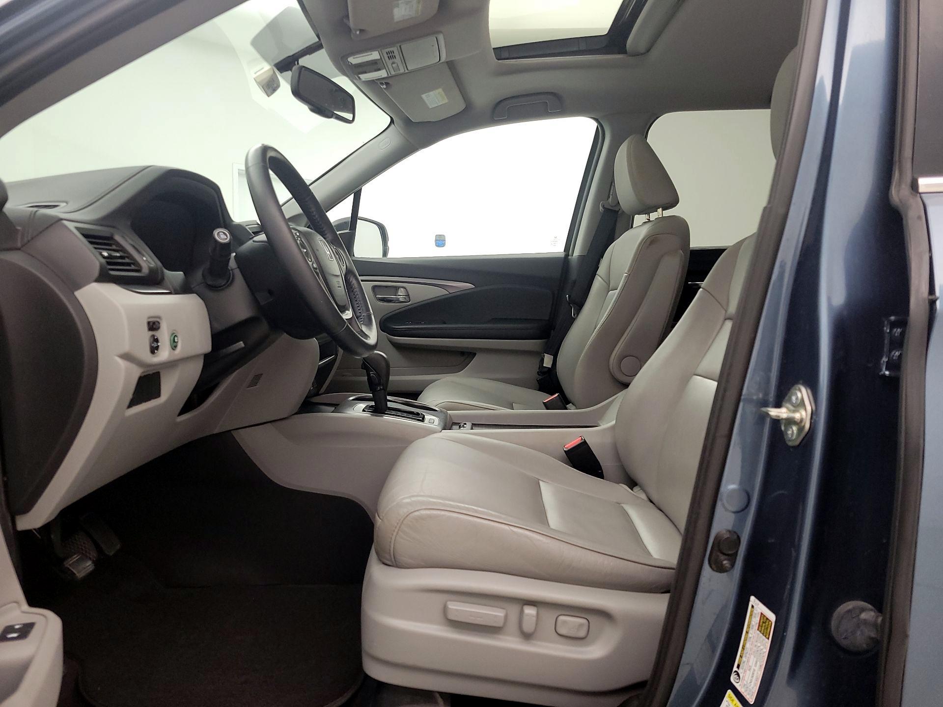 Thumbnail: 2016 Honda Pilot - 11