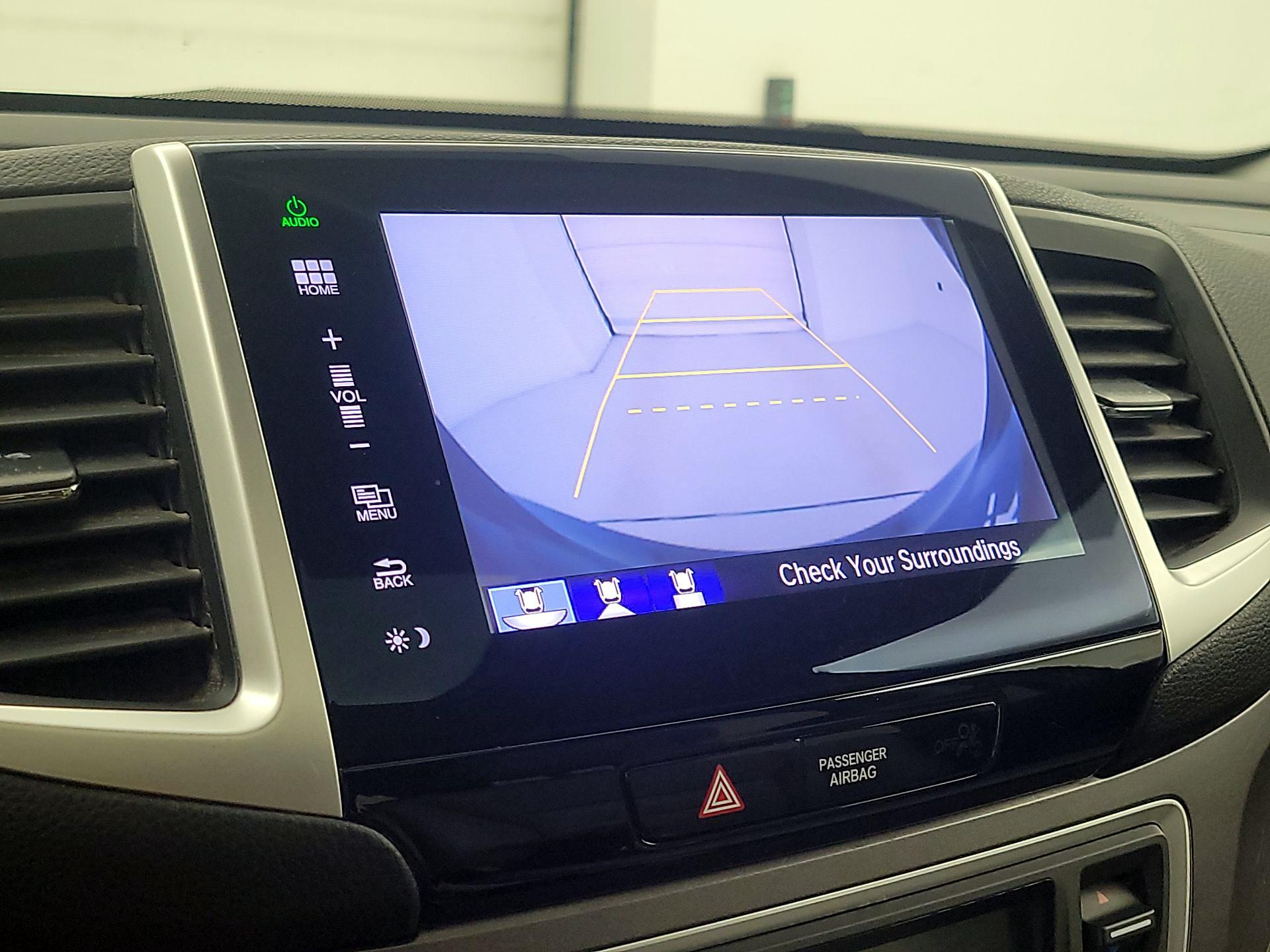 Thumbnail: 2016 Honda Pilot - 14