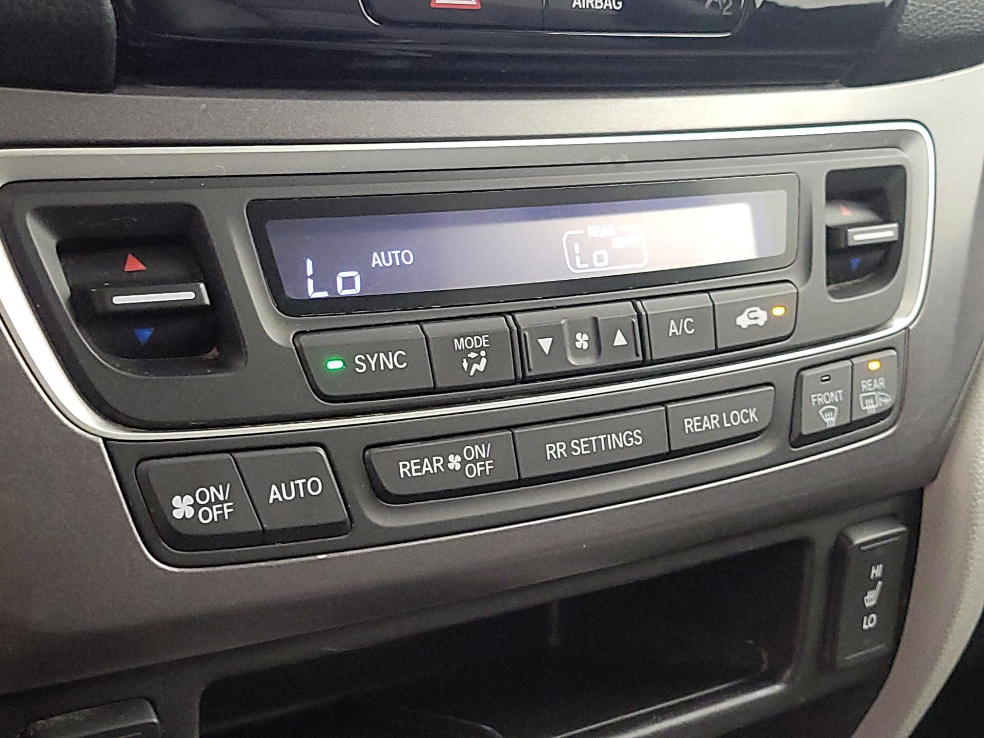 Thumbnail: 2016 Honda Pilot - 16