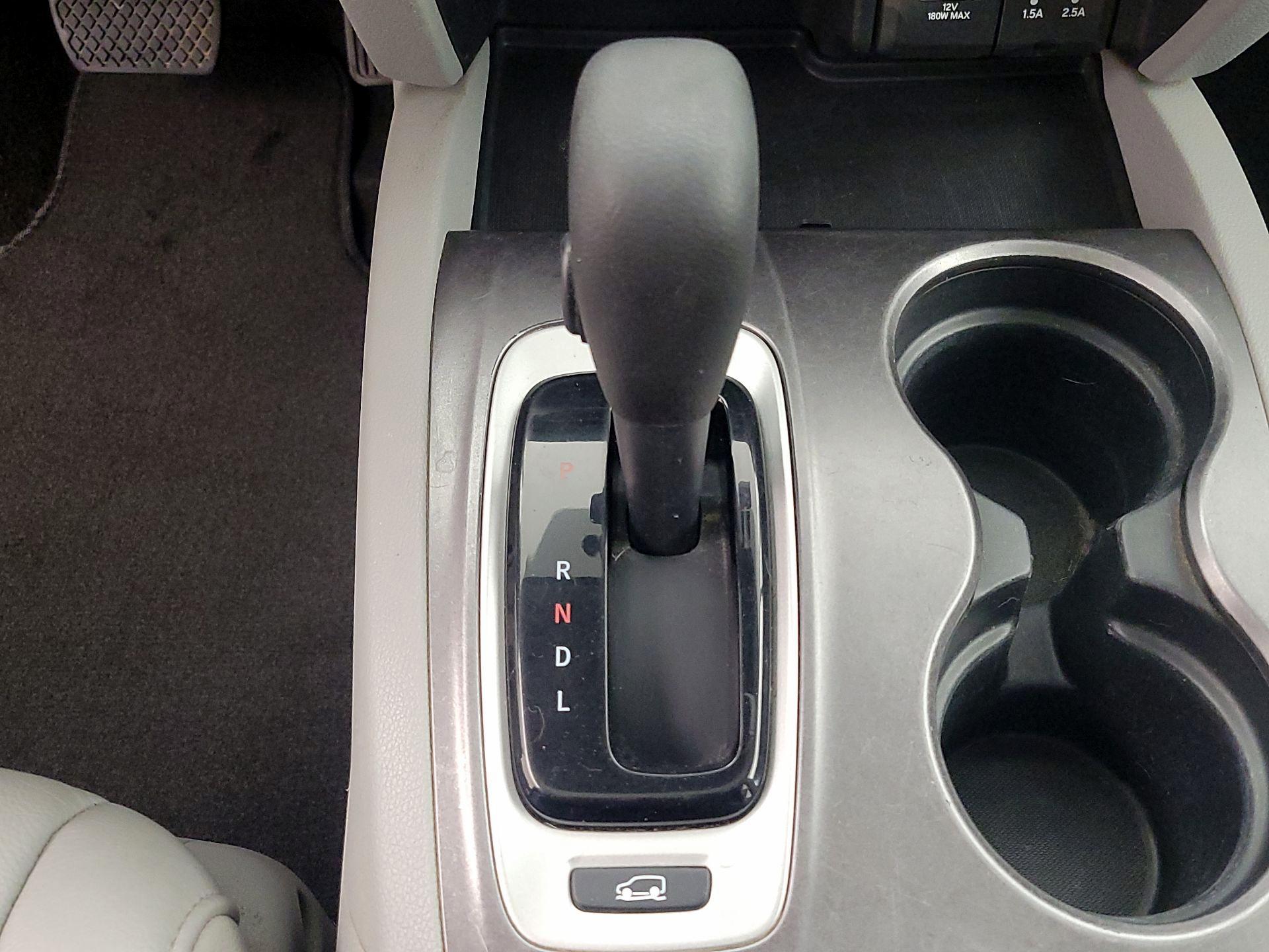 Thumbnail: 2016 Honda Pilot - 17
