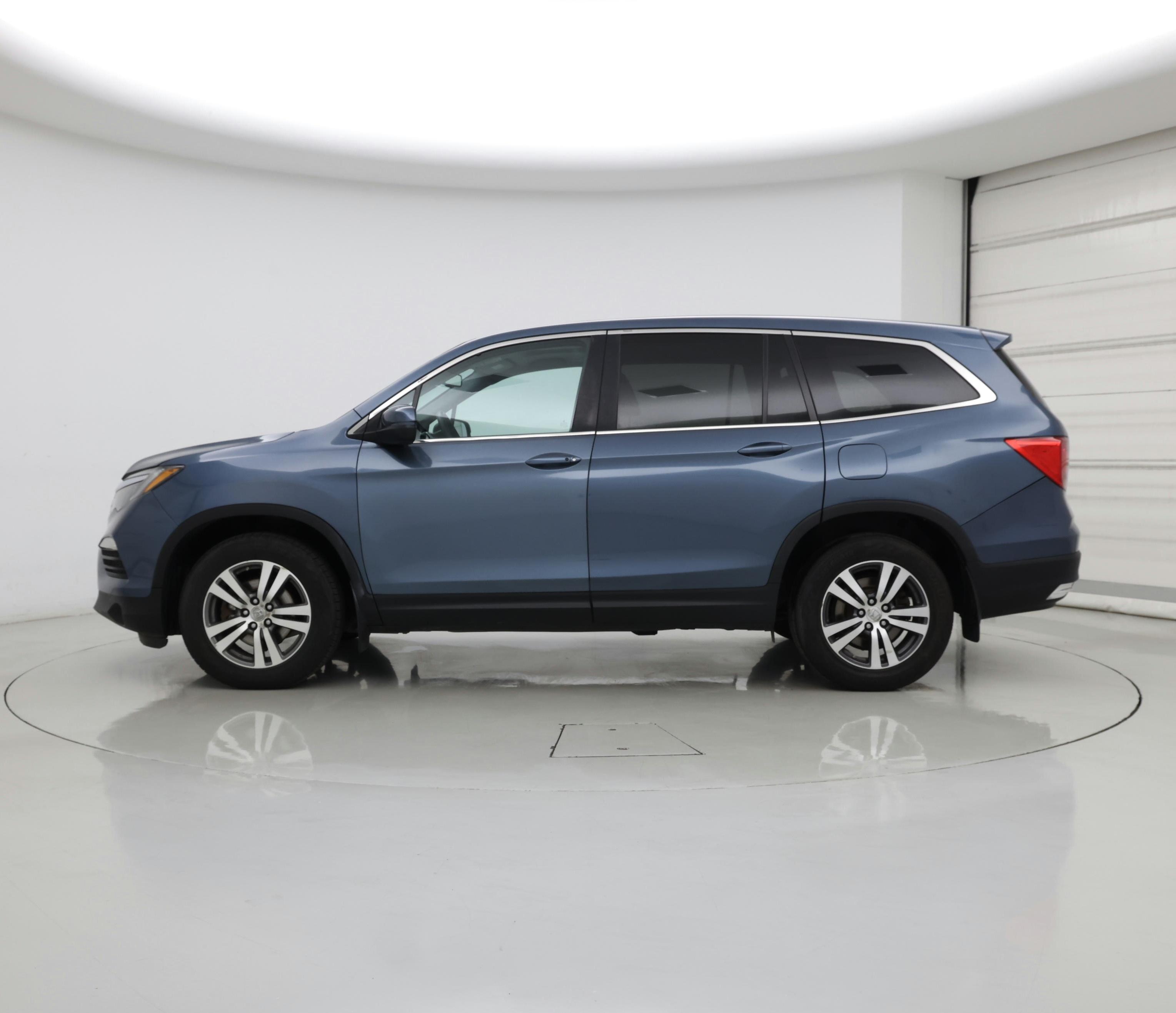 Thumbnail: 2016 Honda Pilot - 3