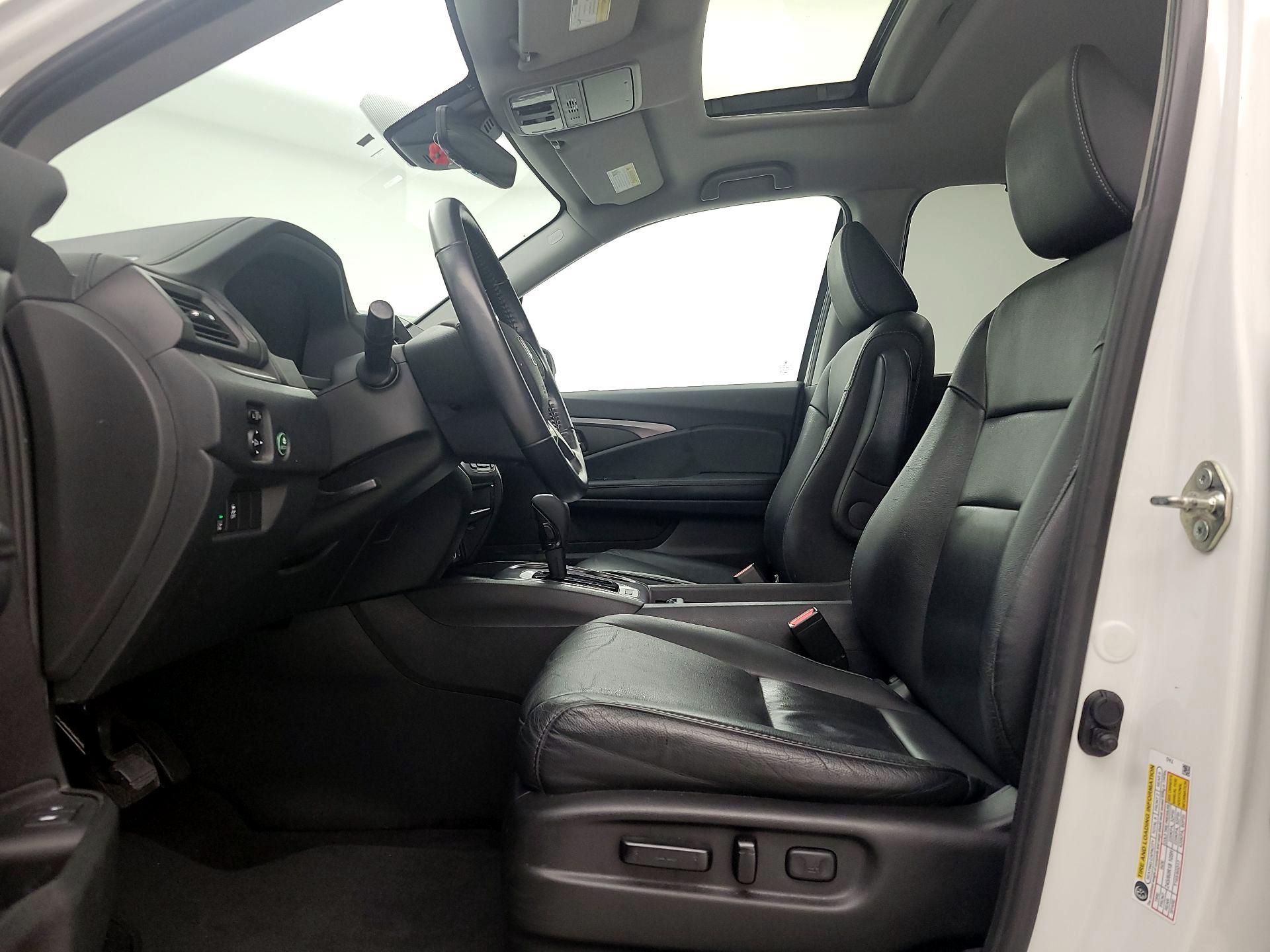 Thumbnail: 2020 Honda Pilot - 11