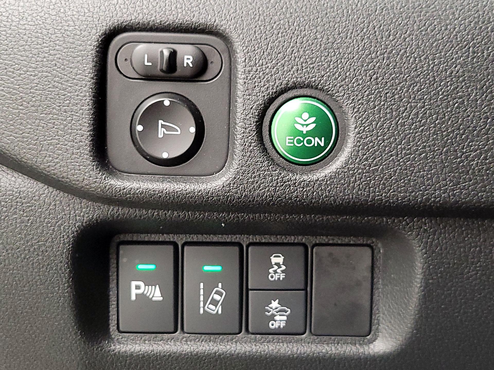 Thumbnail: 2016 Honda Pilot - 13