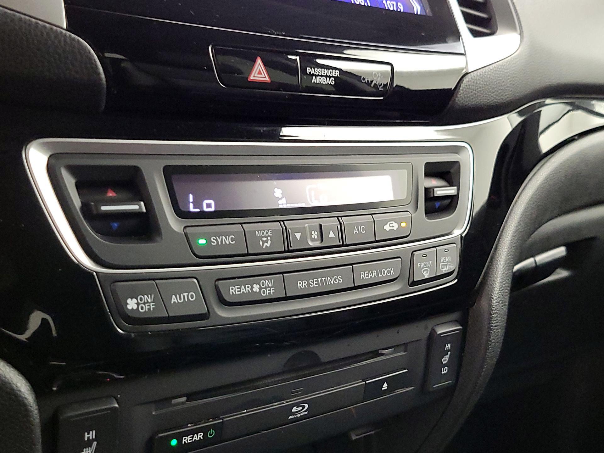 Thumbnail: 2016 Honda Pilot - 16