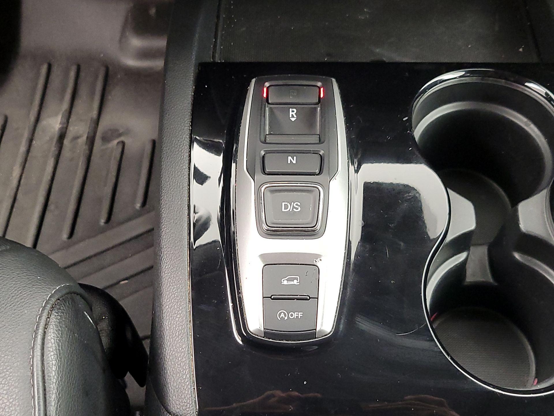 Thumbnail: 2016 Honda Pilot - 17