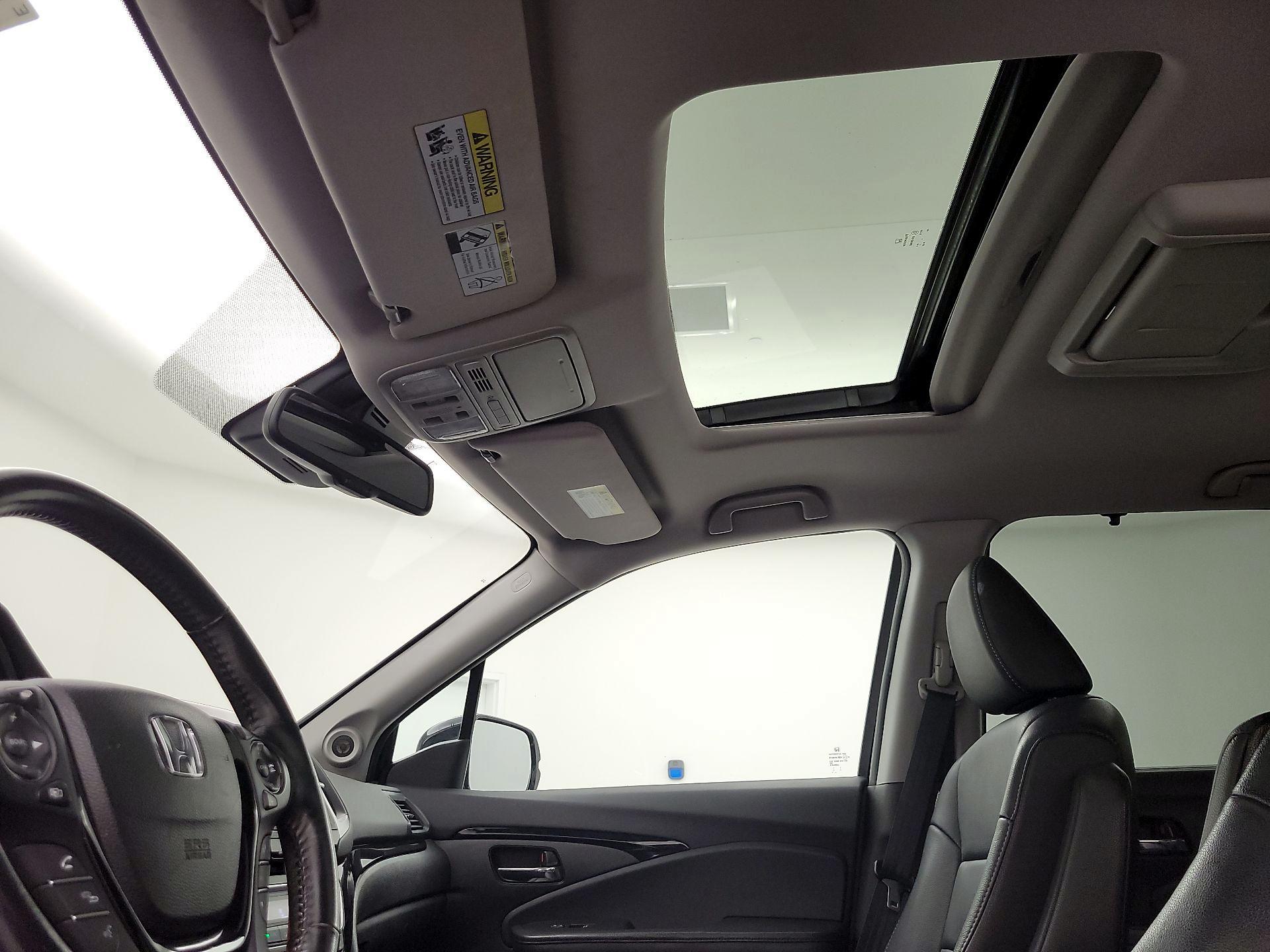 Thumbnail: 2016 Honda Pilot - 19