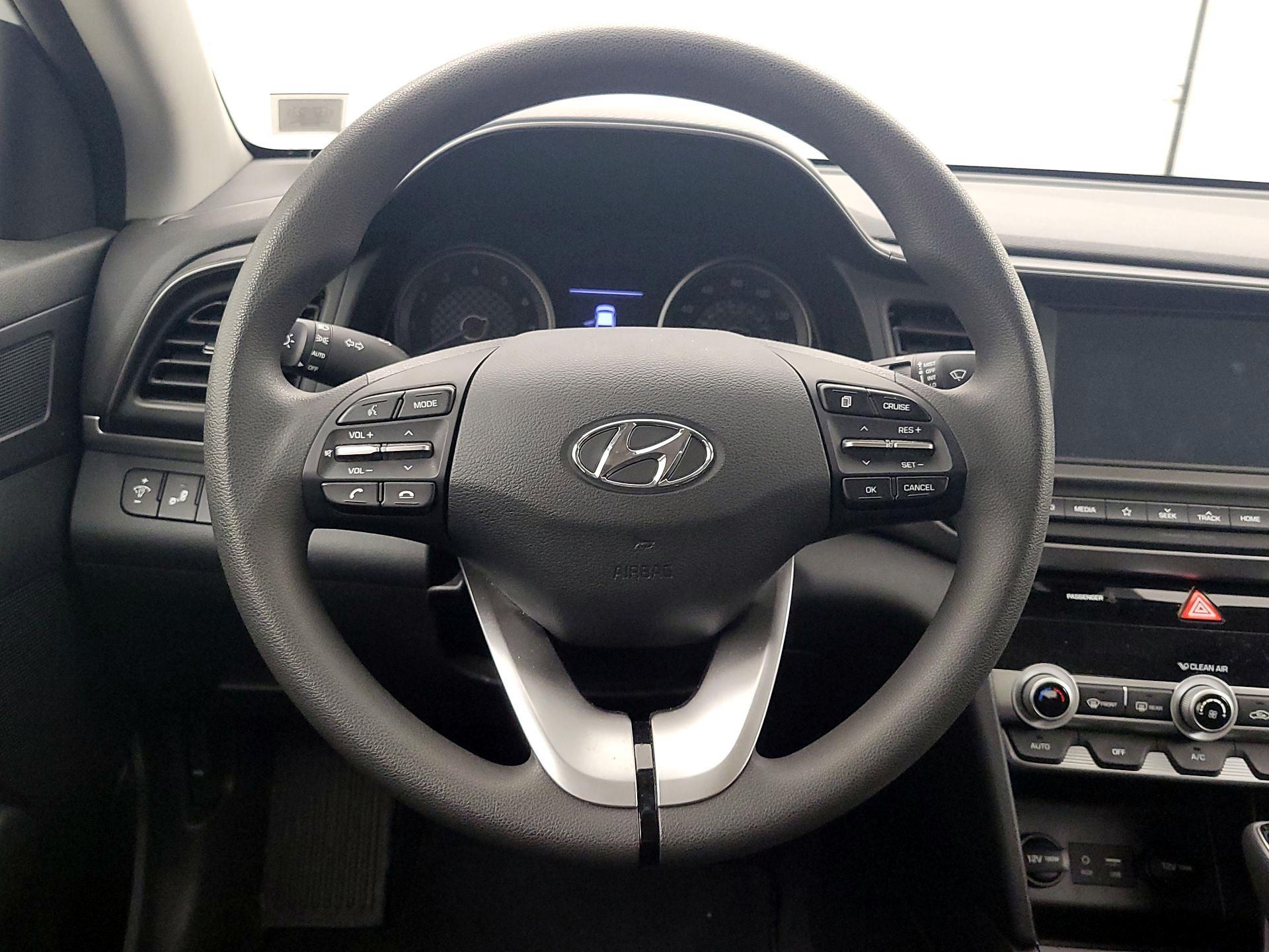Thumbnail: 2020 Hyundai Elantra - 10