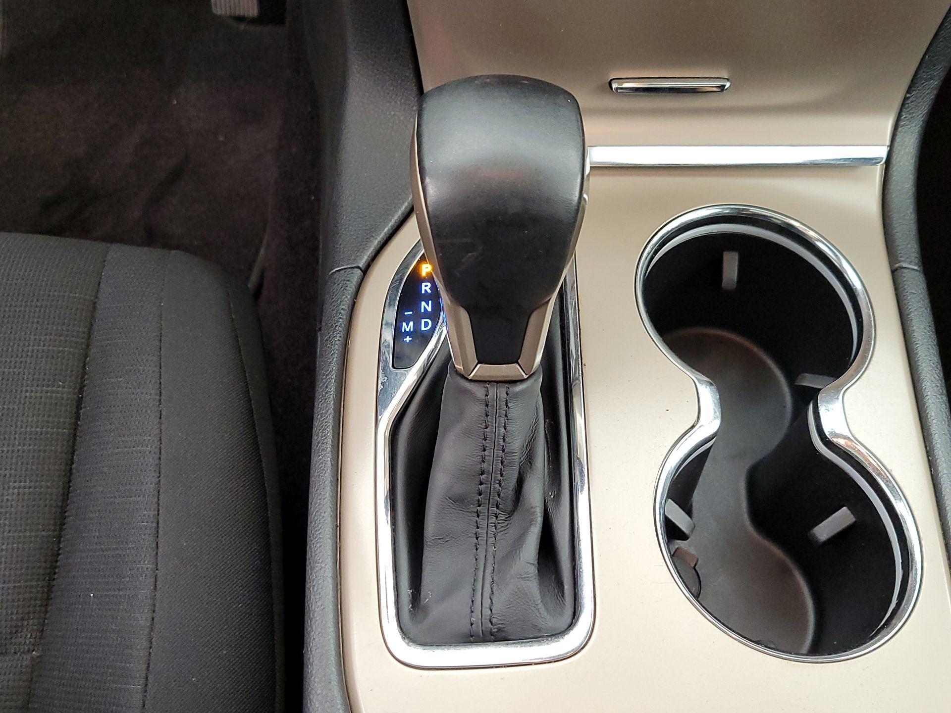 Thumbnail: 2016 Jeep Grand Cherokee - 17
