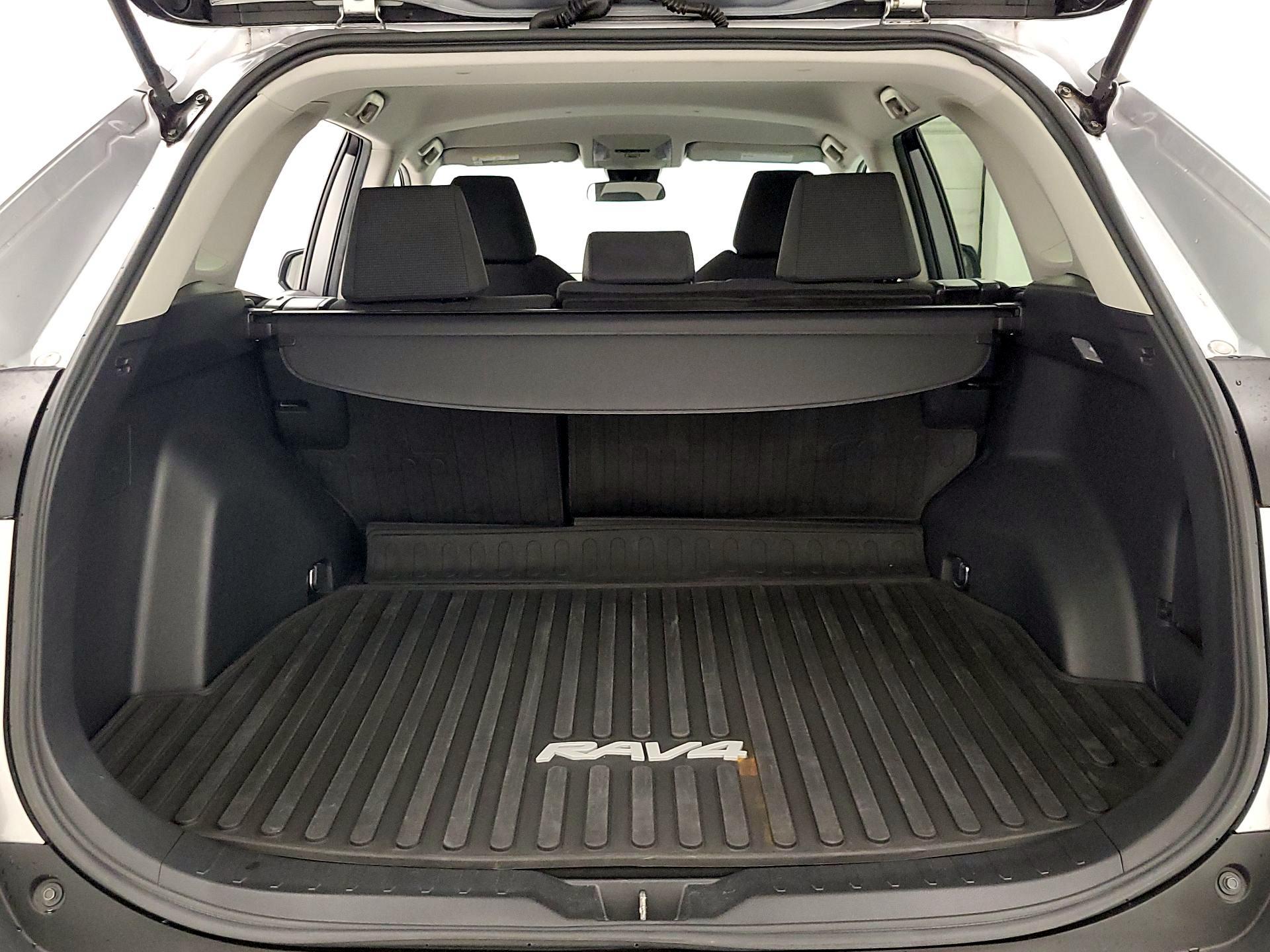 Thumbnail: 2021 Toyota RAV4 - 20