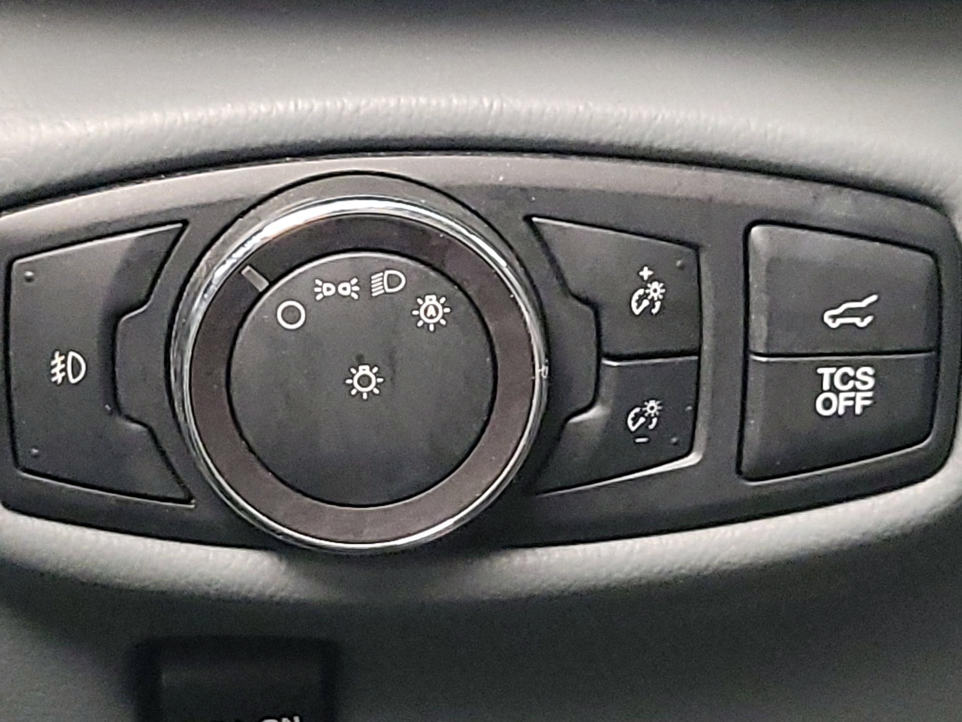Thumbnail: 2019 Lincoln Nautilus - 13