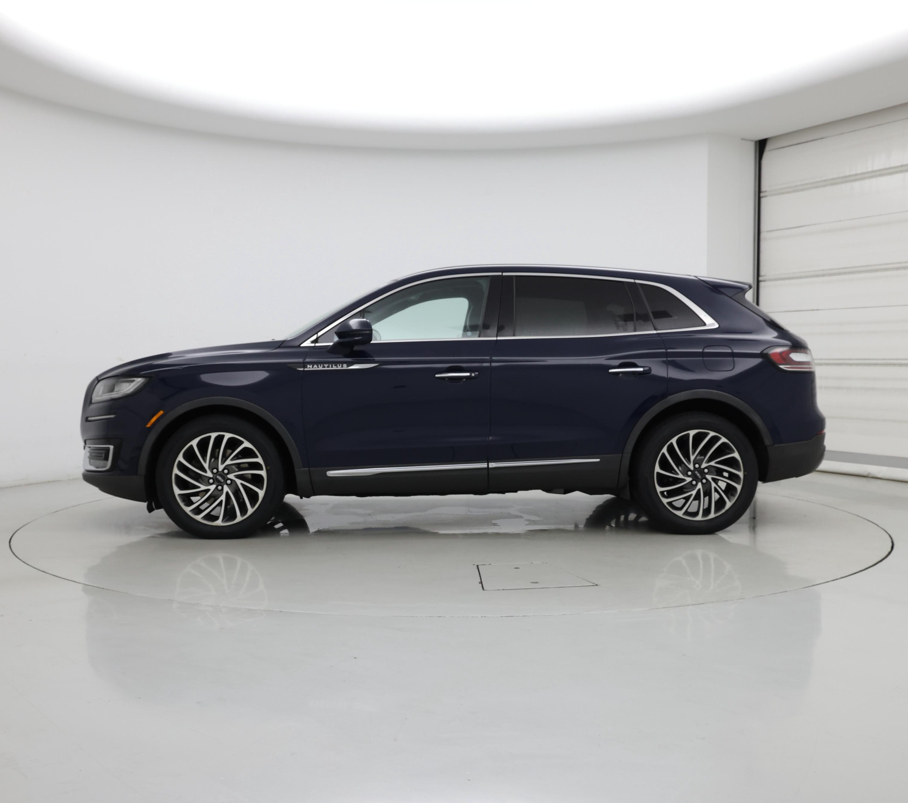 Thumbnail: 2019 Lincoln Nautilus - 3