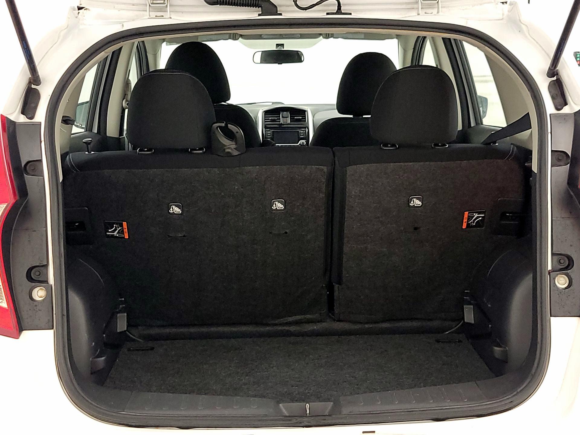 Thumbnail: 2016 Nissan Versa Note - 20