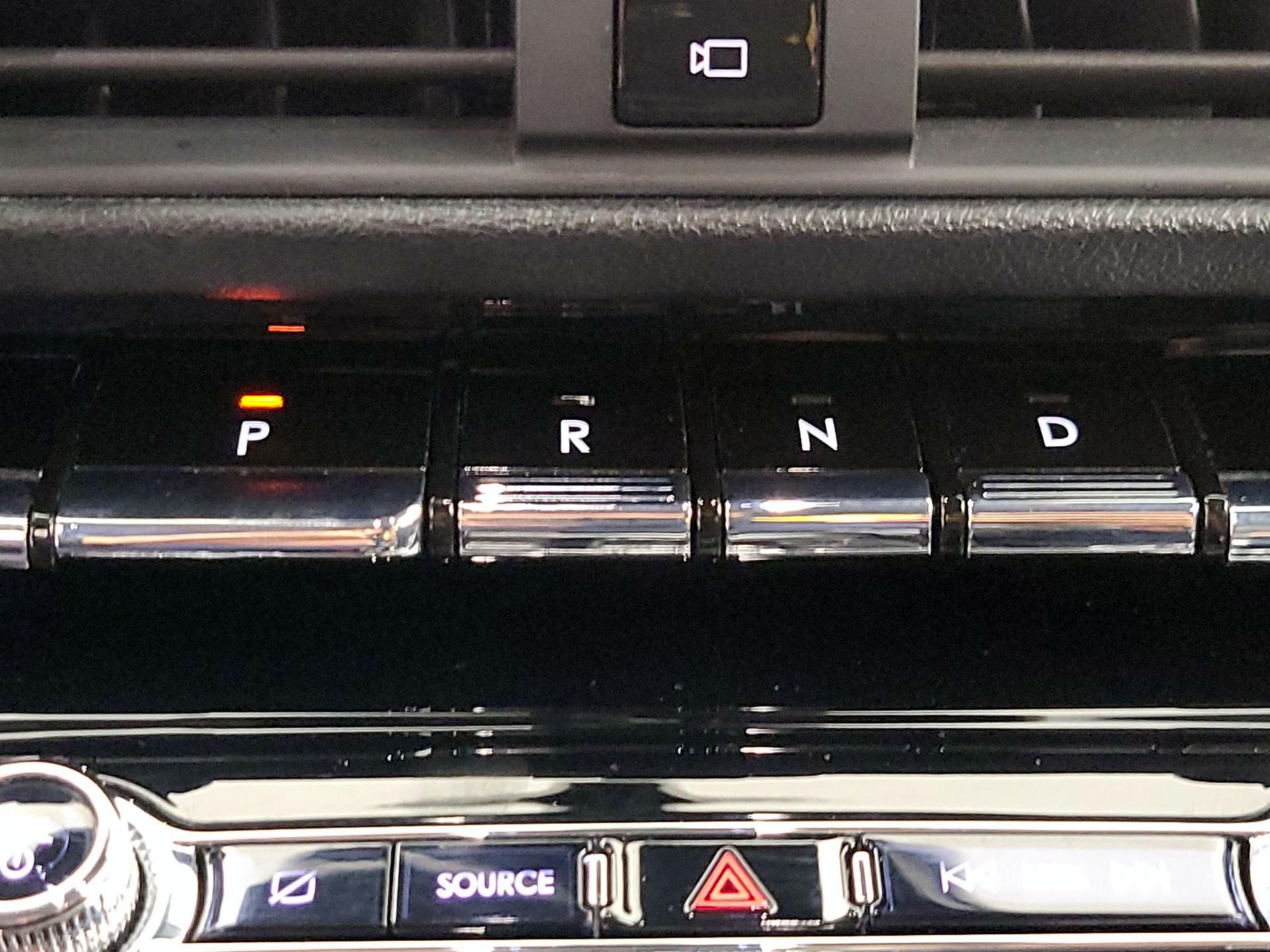 Thumbnail: 2020 Lincoln Corsair - 18