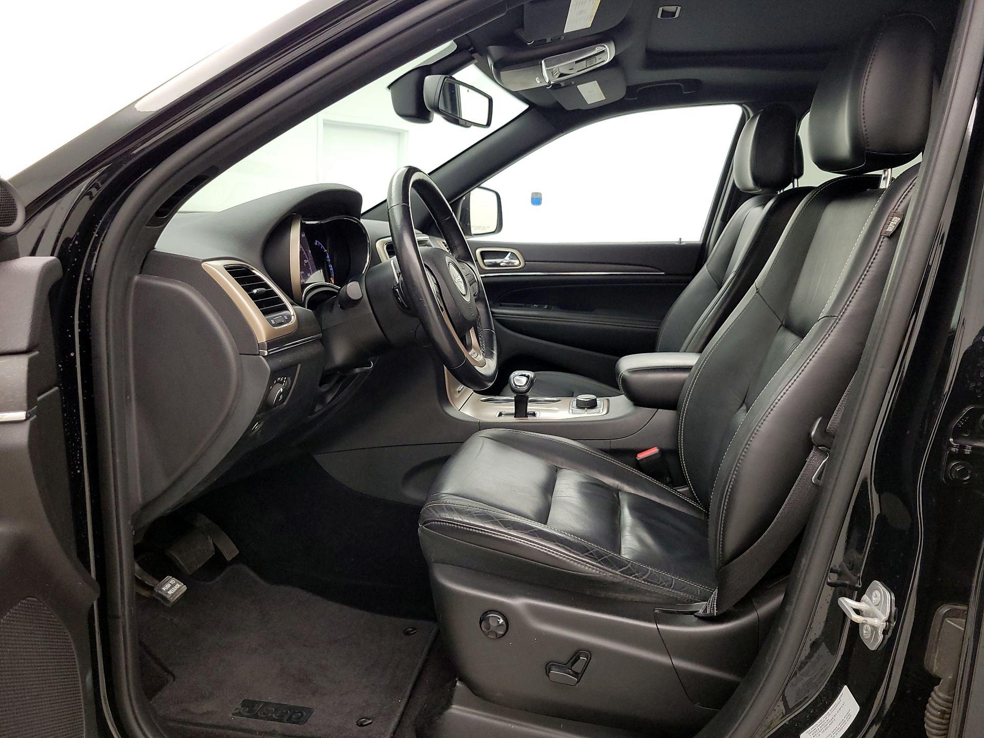 Thumbnail: 2015 Jeep Grand Cherokee - 11
