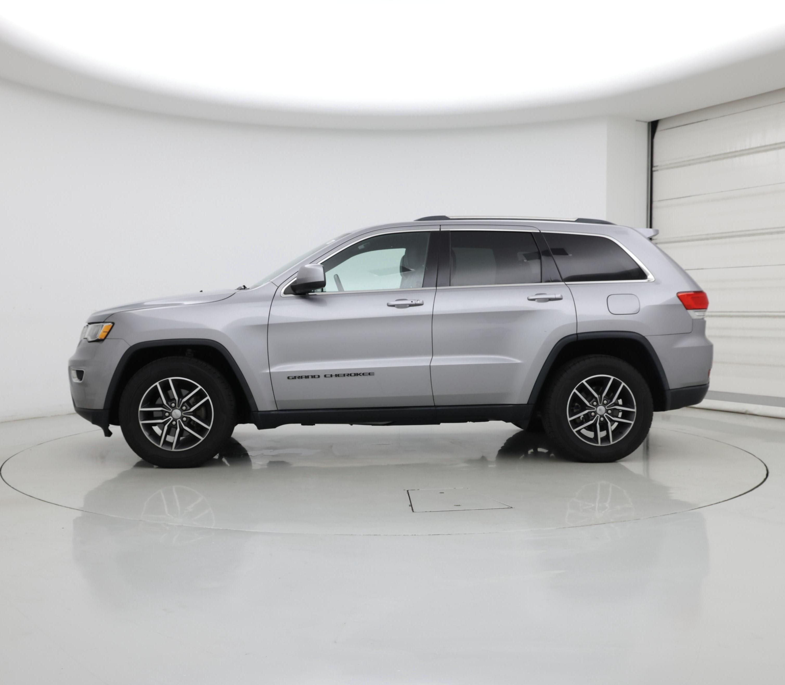 Thumbnail: 2018 Jeep Grand Cherokee - 3