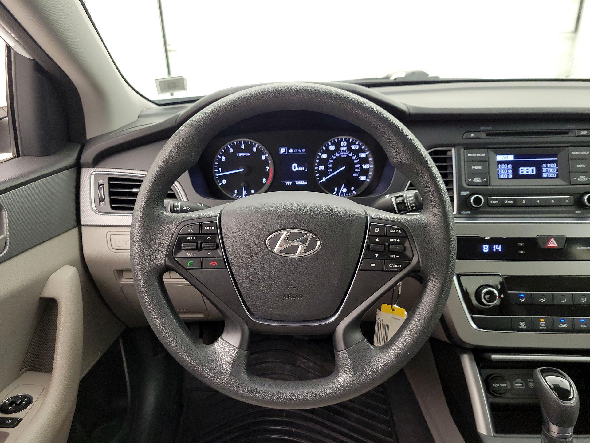 Thumbnail: 2016 Hyundai Sonata - 10