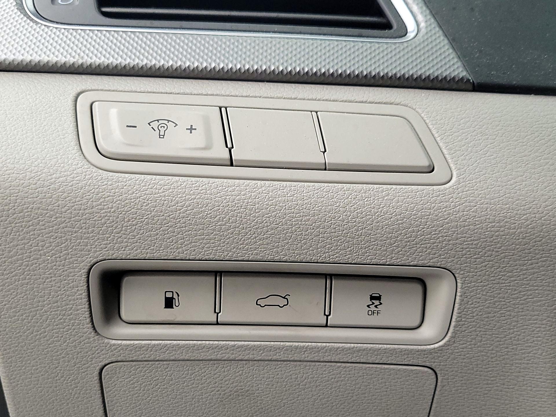 Thumbnail: 2016 Hyundai Sonata - 13