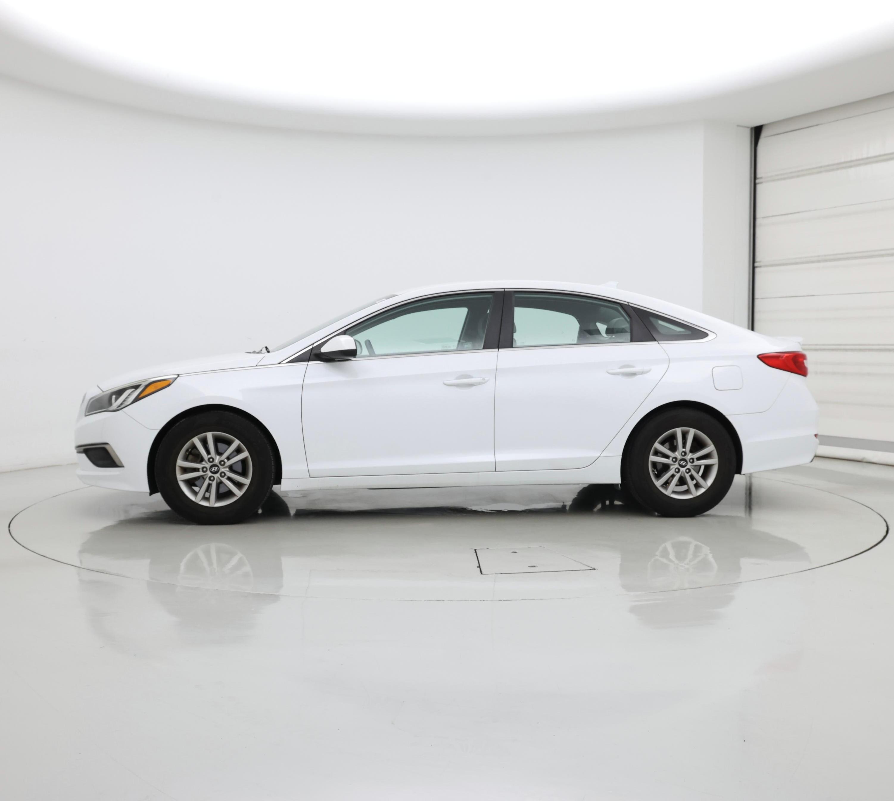Thumbnail: 2016 Hyundai Sonata - 3