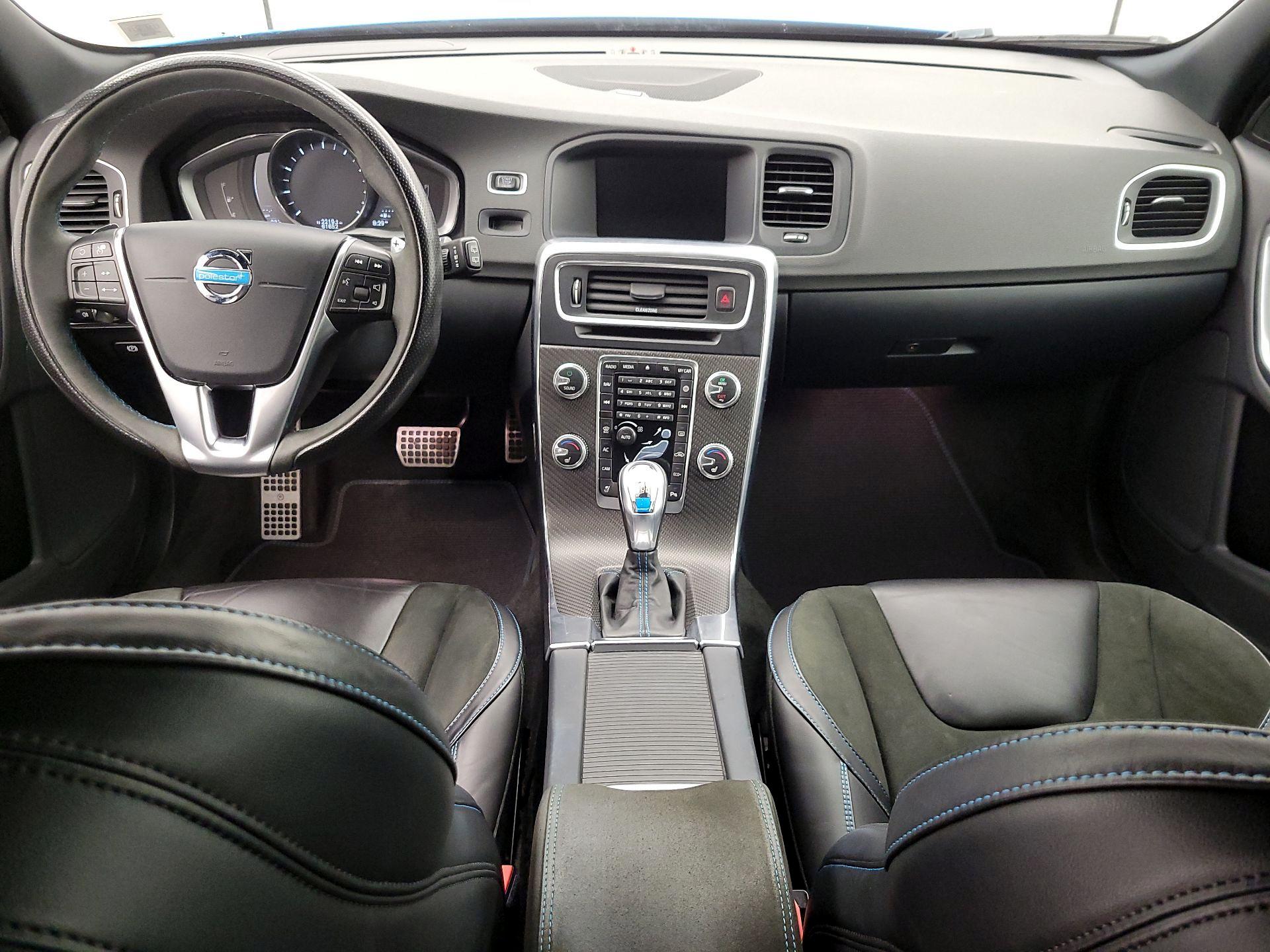 Thumbnail: 2017 Volvo V60 - 9