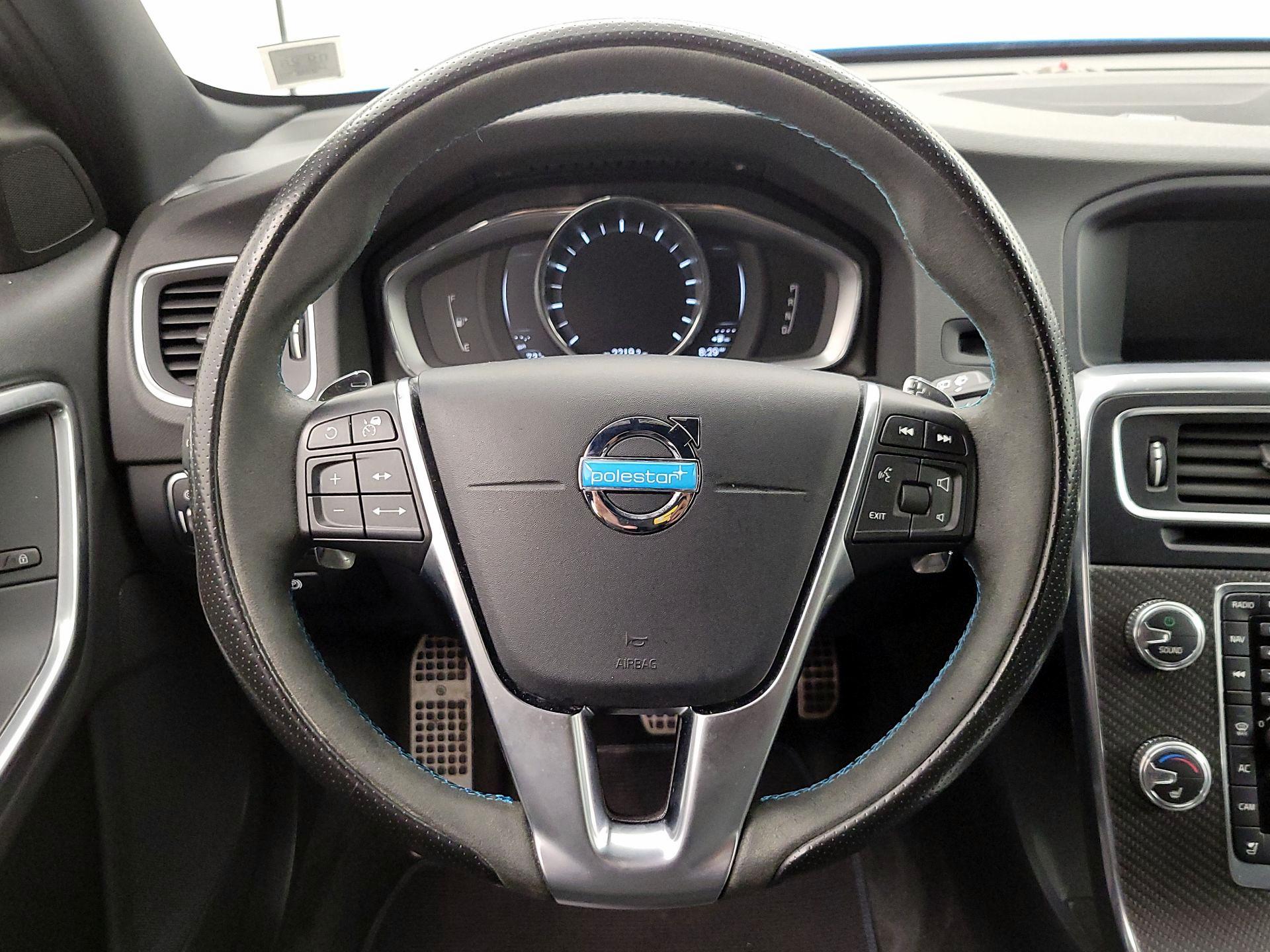 Thumbnail: 2017 Volvo V60 - 10