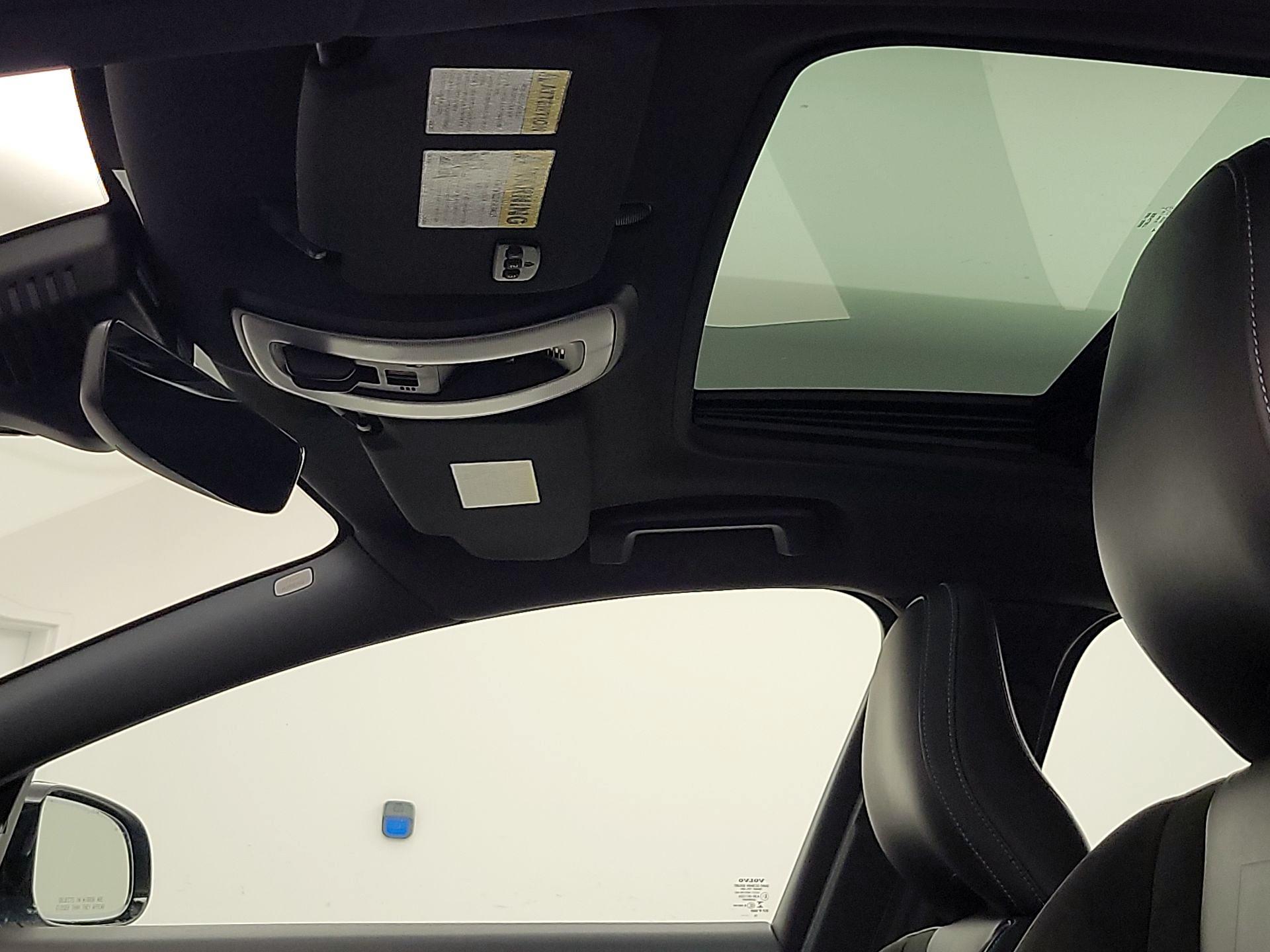 Thumbnail: 2017 Volvo V60 - 19