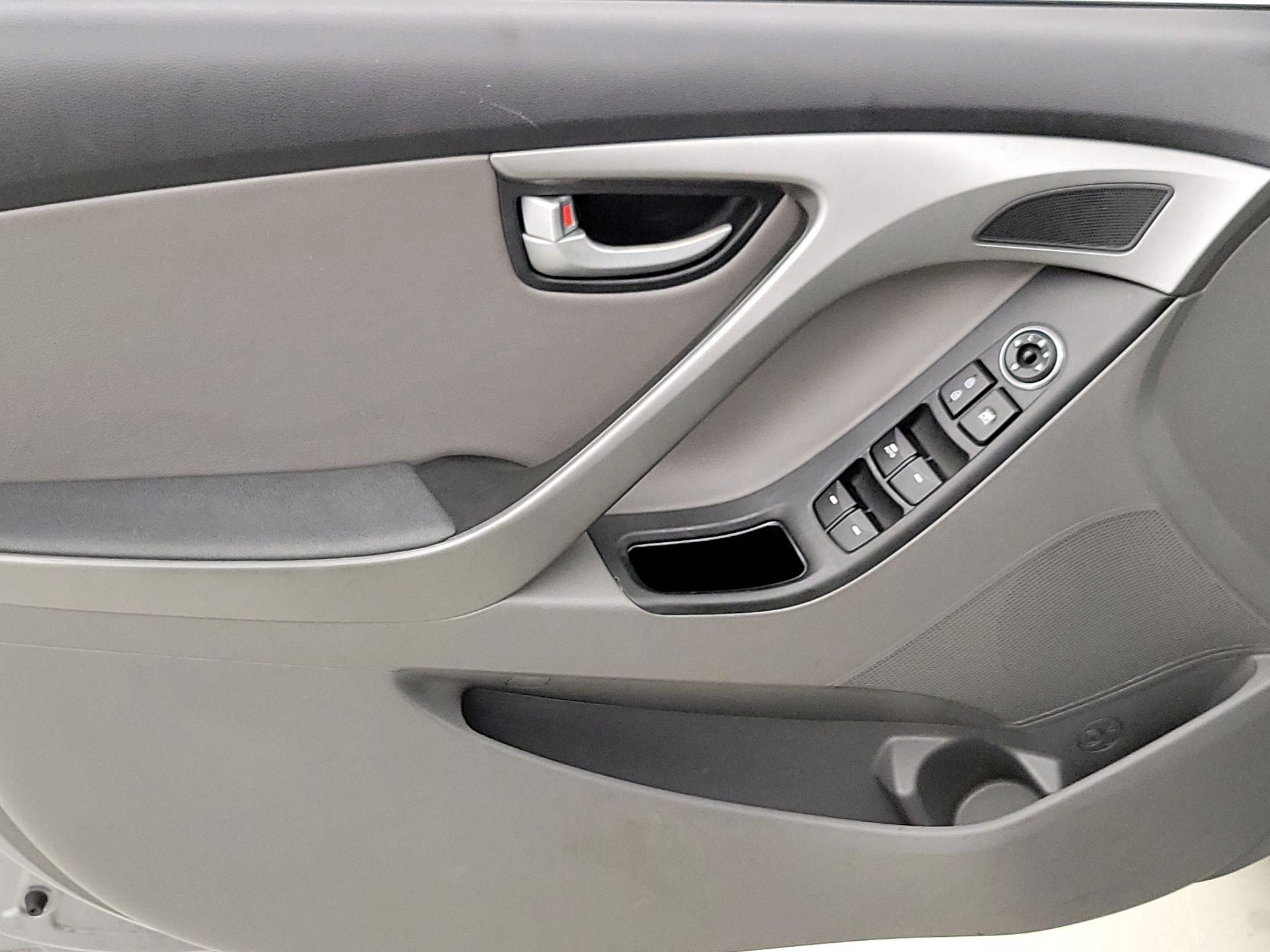 Thumbnail: 2014 Hyundai Elantra - 12
