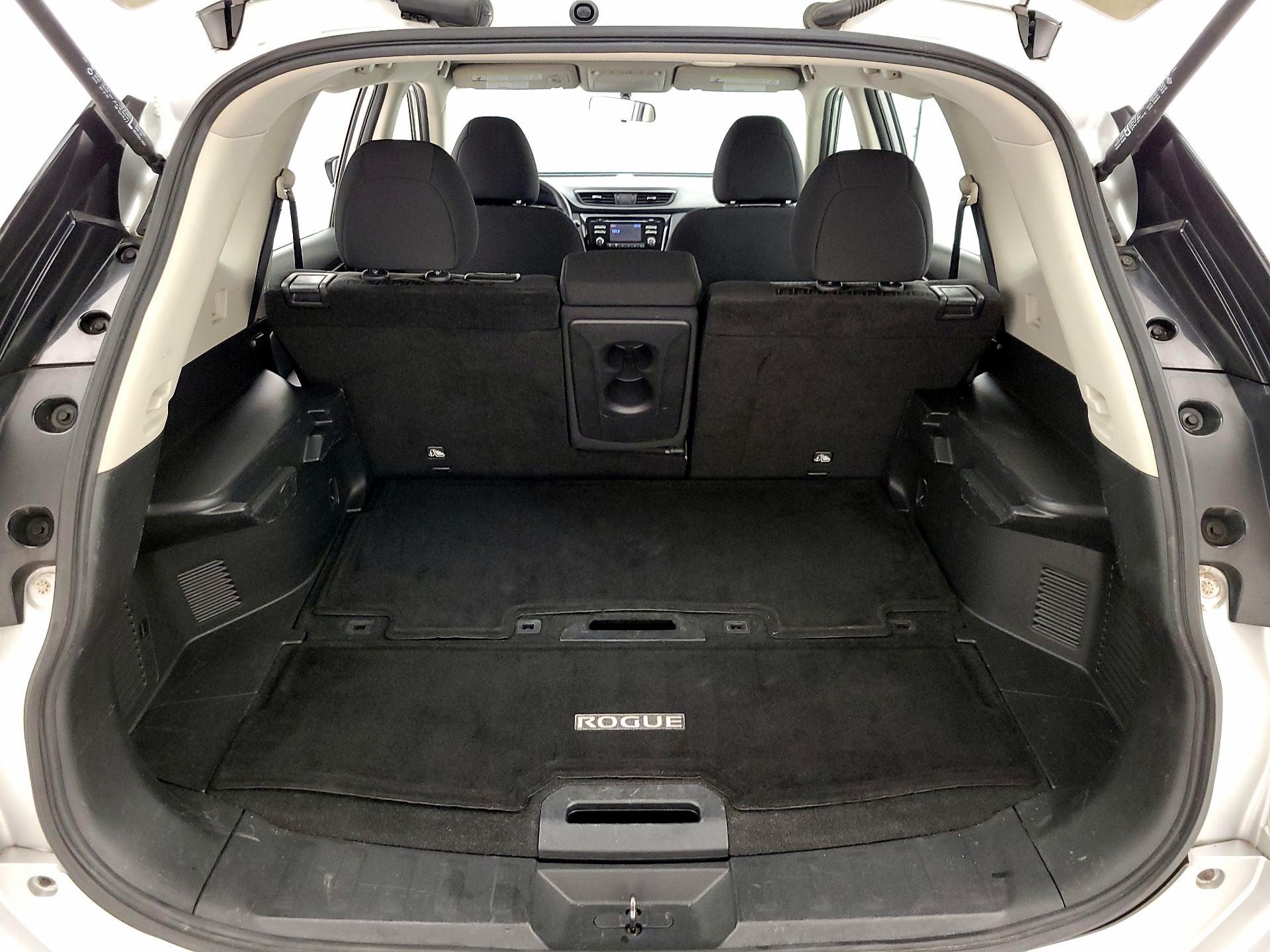 Thumbnail: 2017 Nissan Rogue - 20