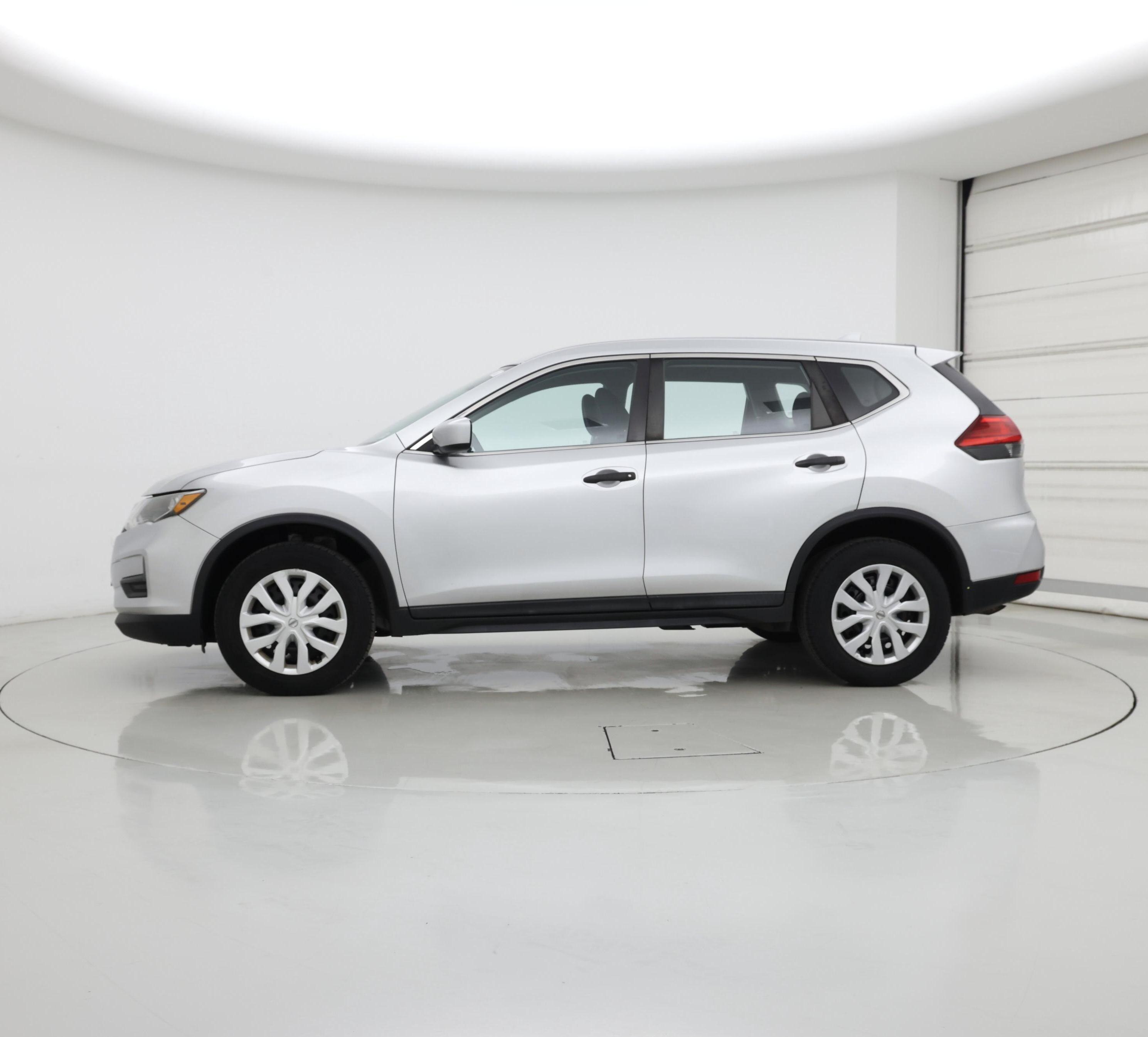 Thumbnail: 2017 Nissan Rogue - 3