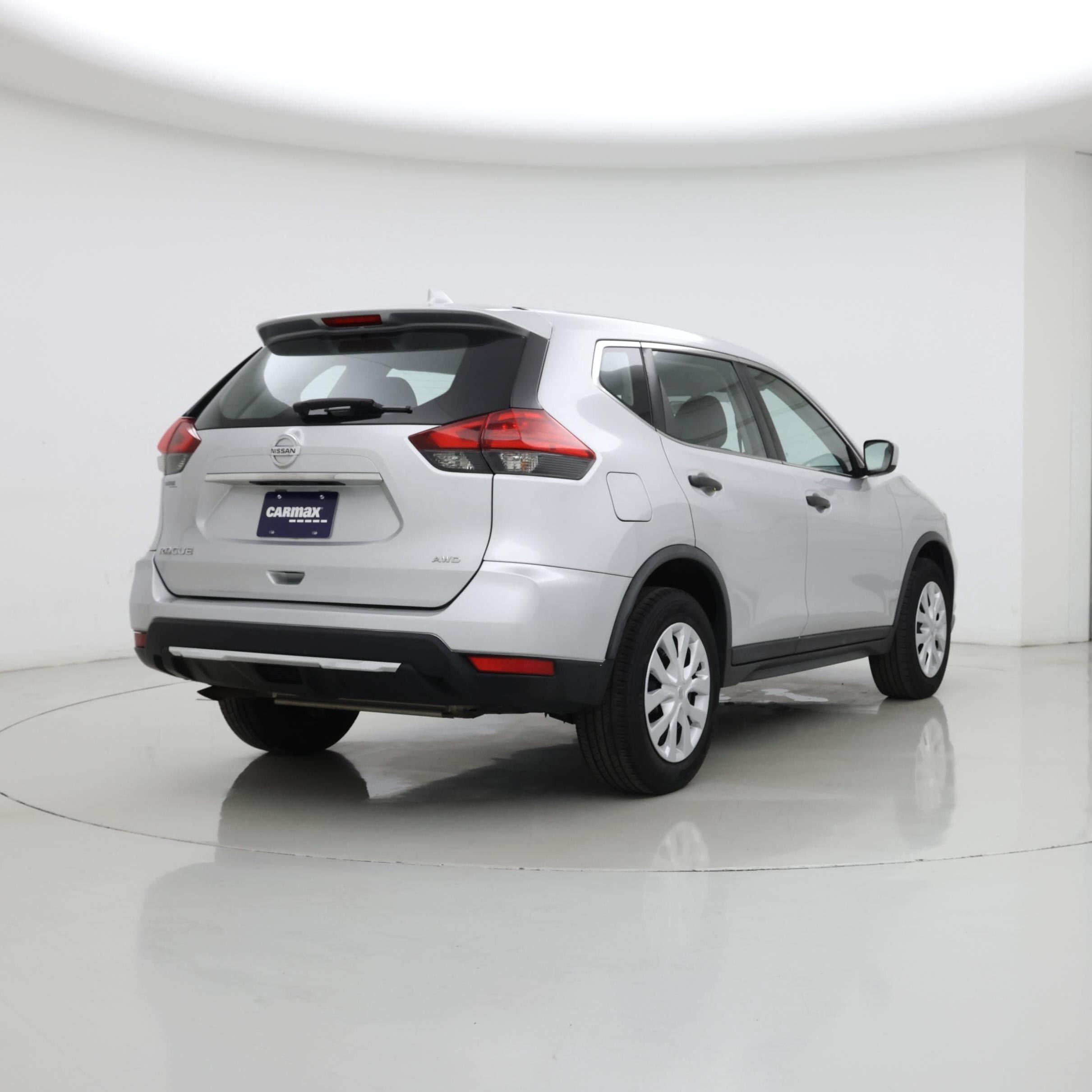 Thumbnail: 2017 Nissan Rogue - 8
