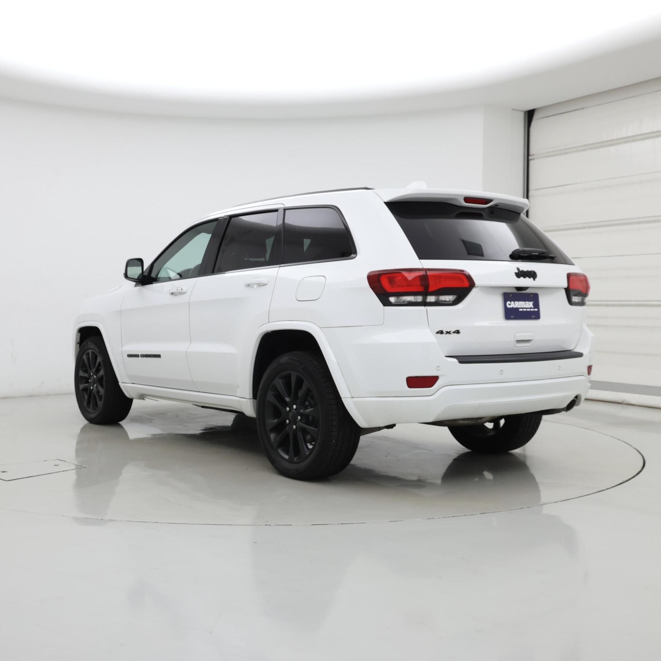 Thumbnail: 2018 Jeep Grand Cherokee - 2