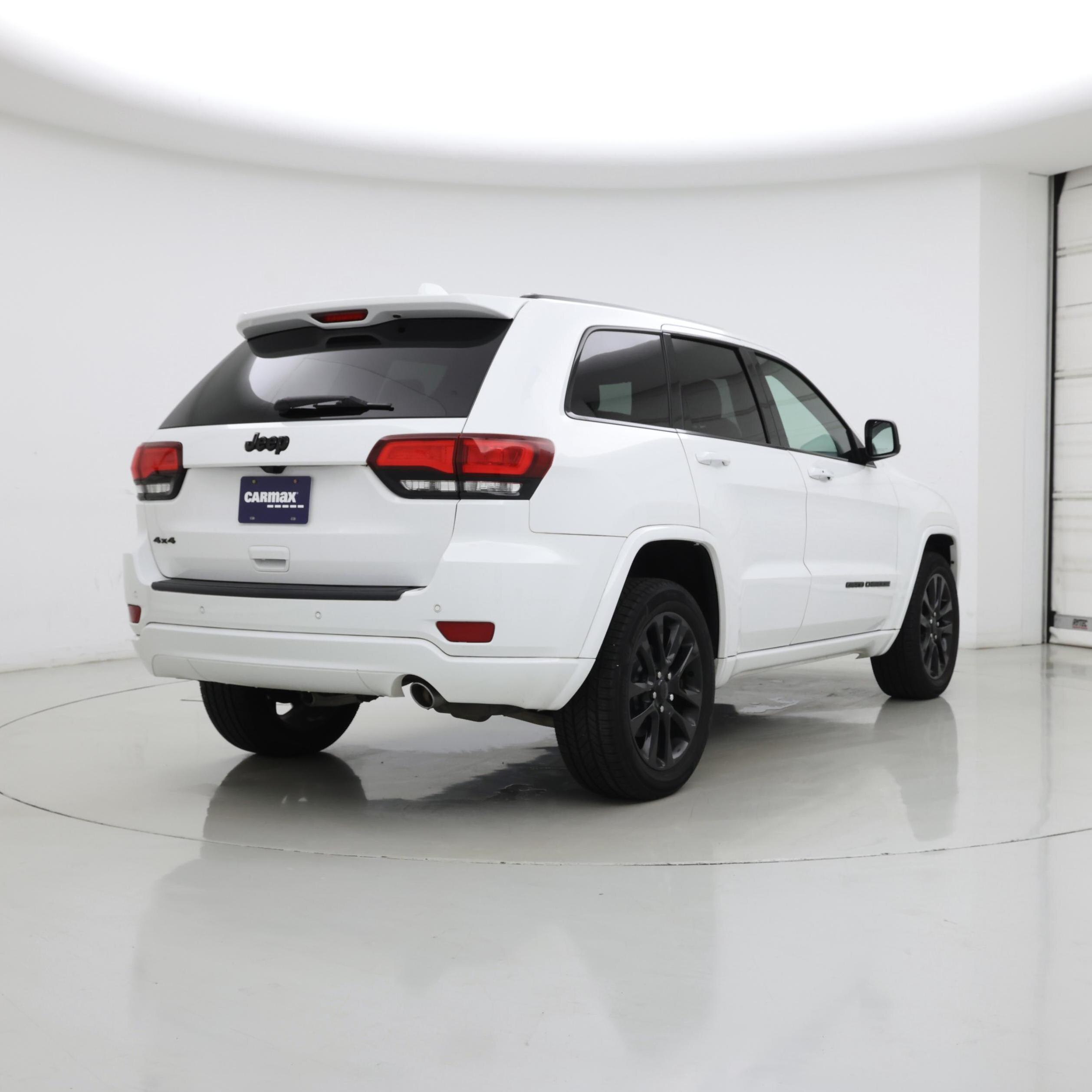 Thumbnail: 2018 Jeep Grand Cherokee - 8