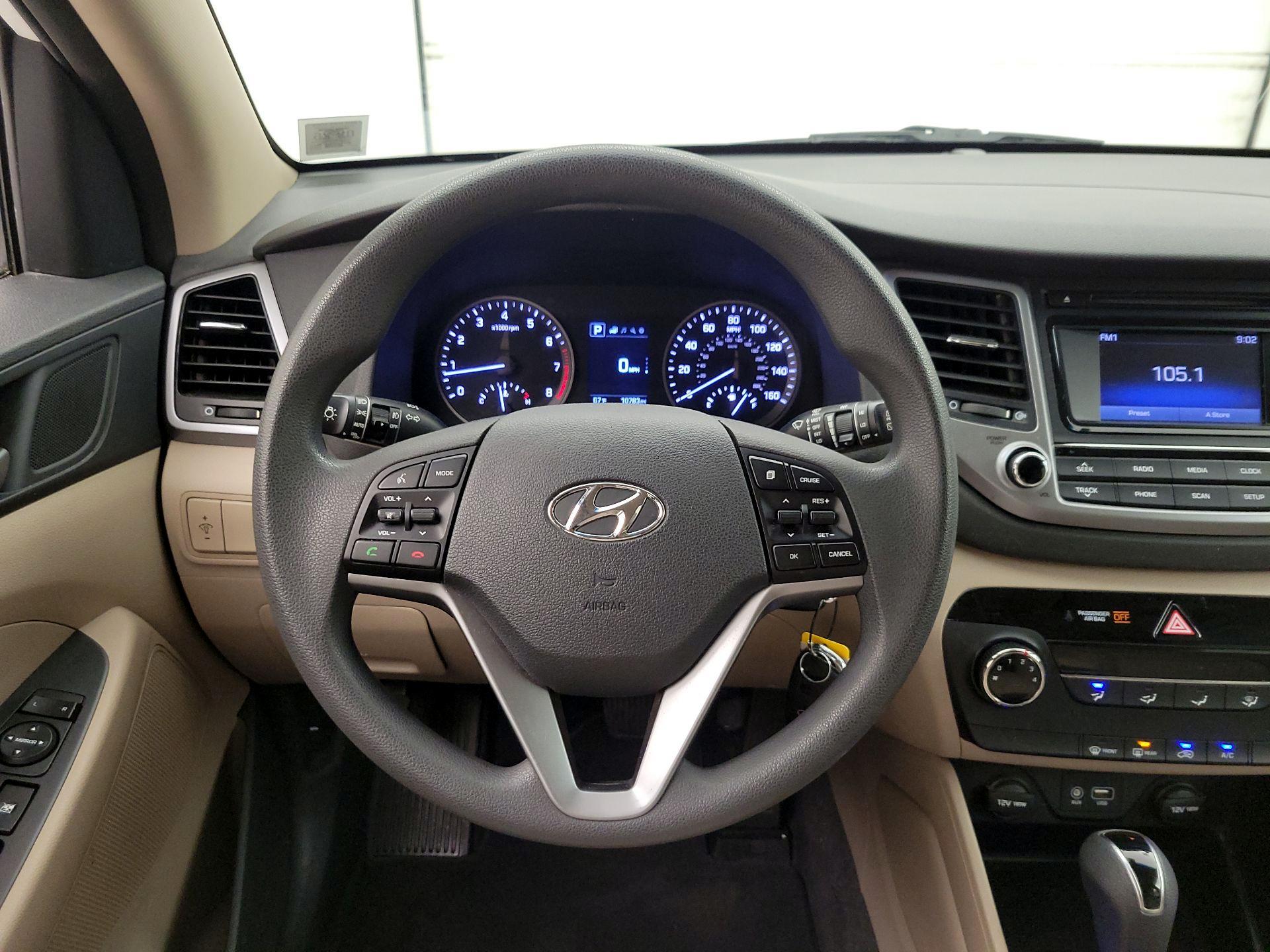 Thumbnail: 2016 Hyundai Tucson - 10